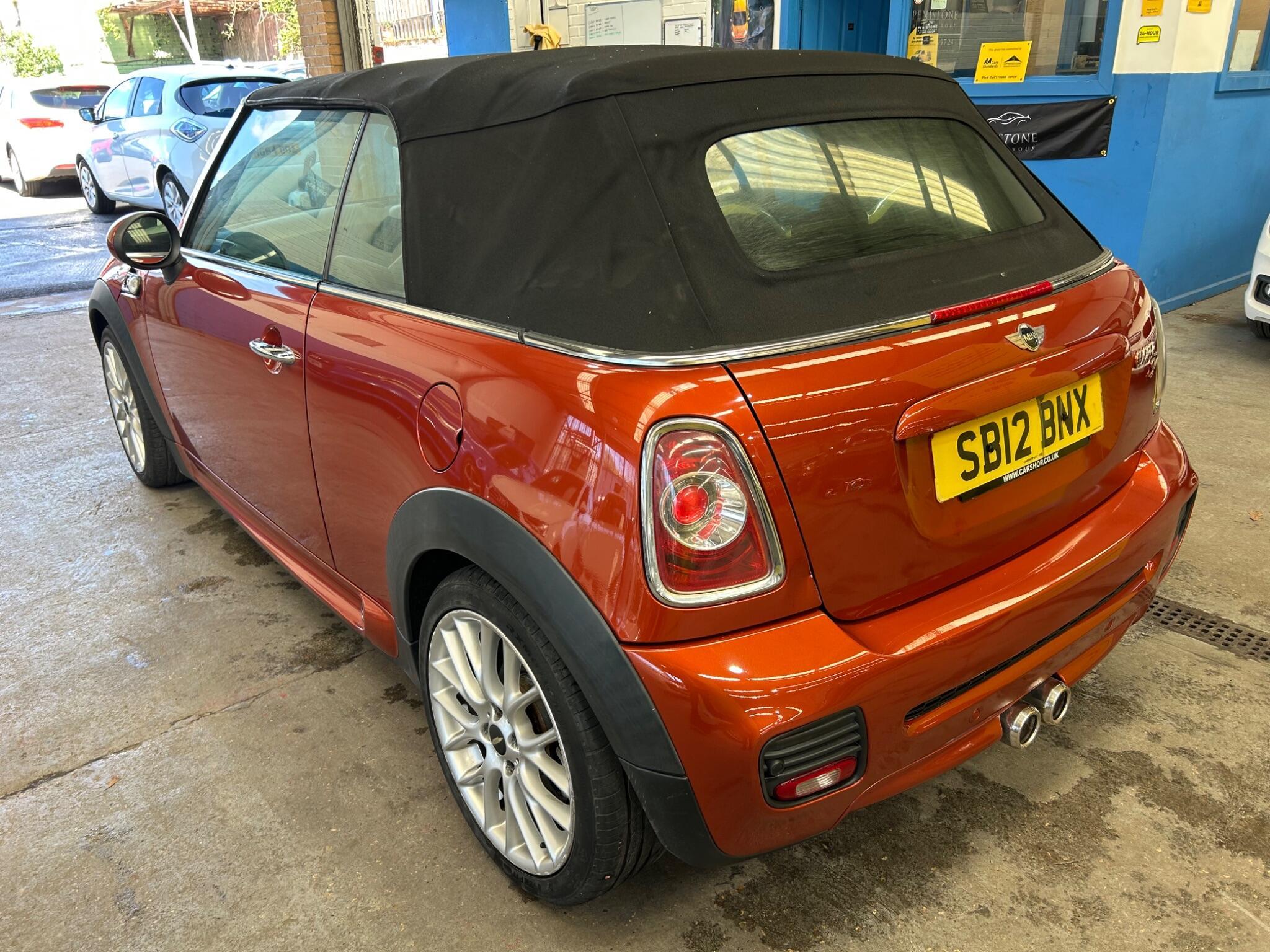MINI Convertible - Image 5