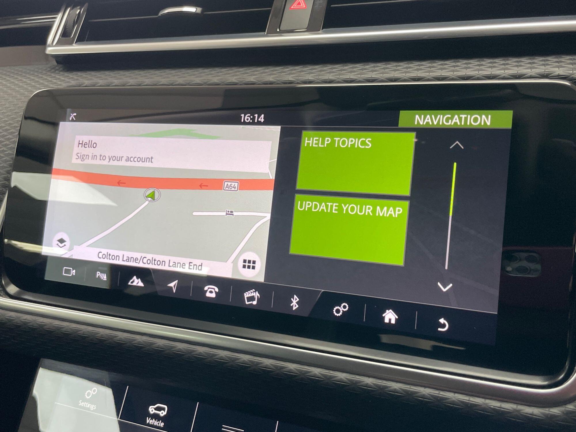 Land Rover Range Rover Velar - Image 40