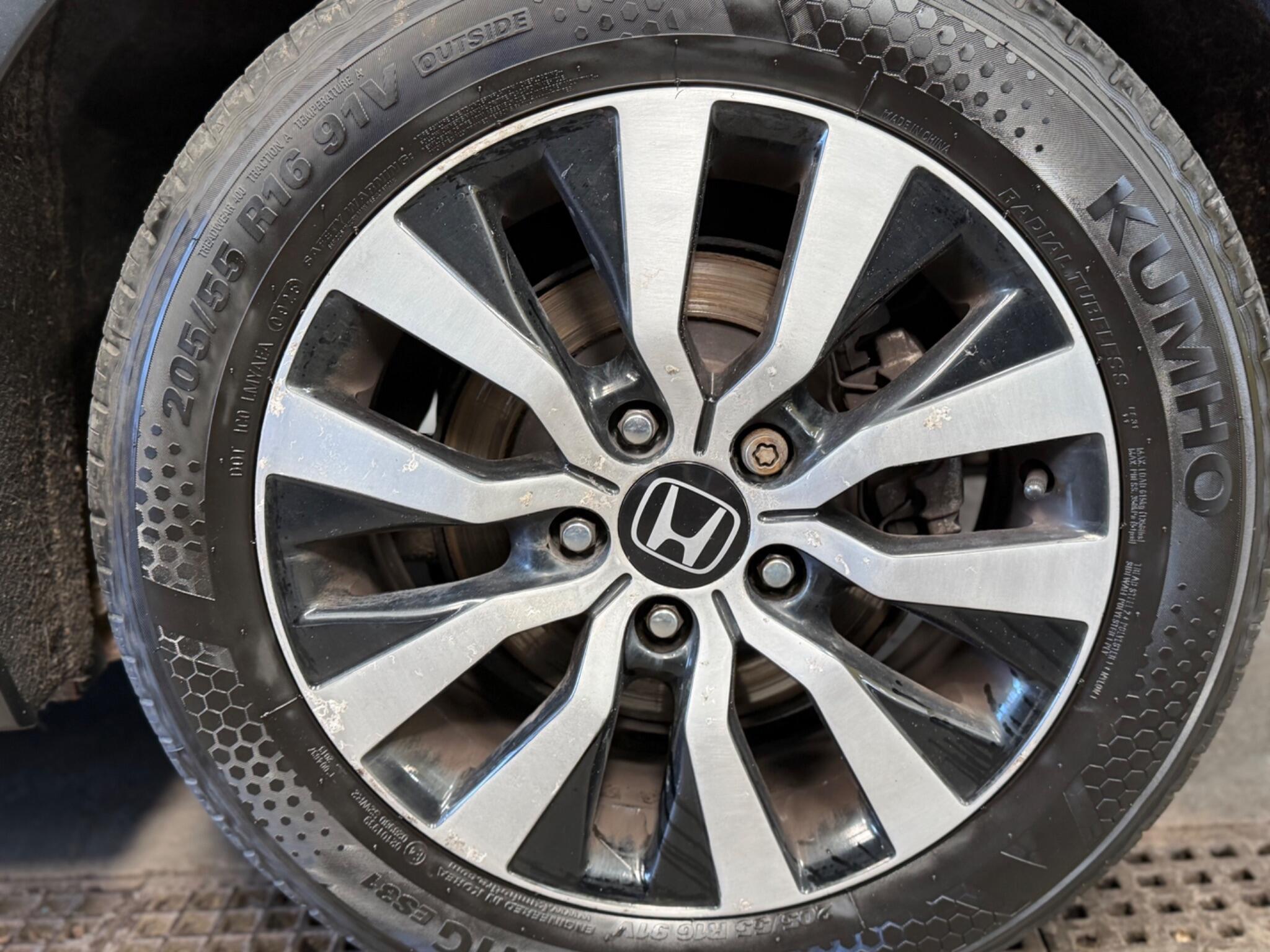 Honda Civic - Image 12