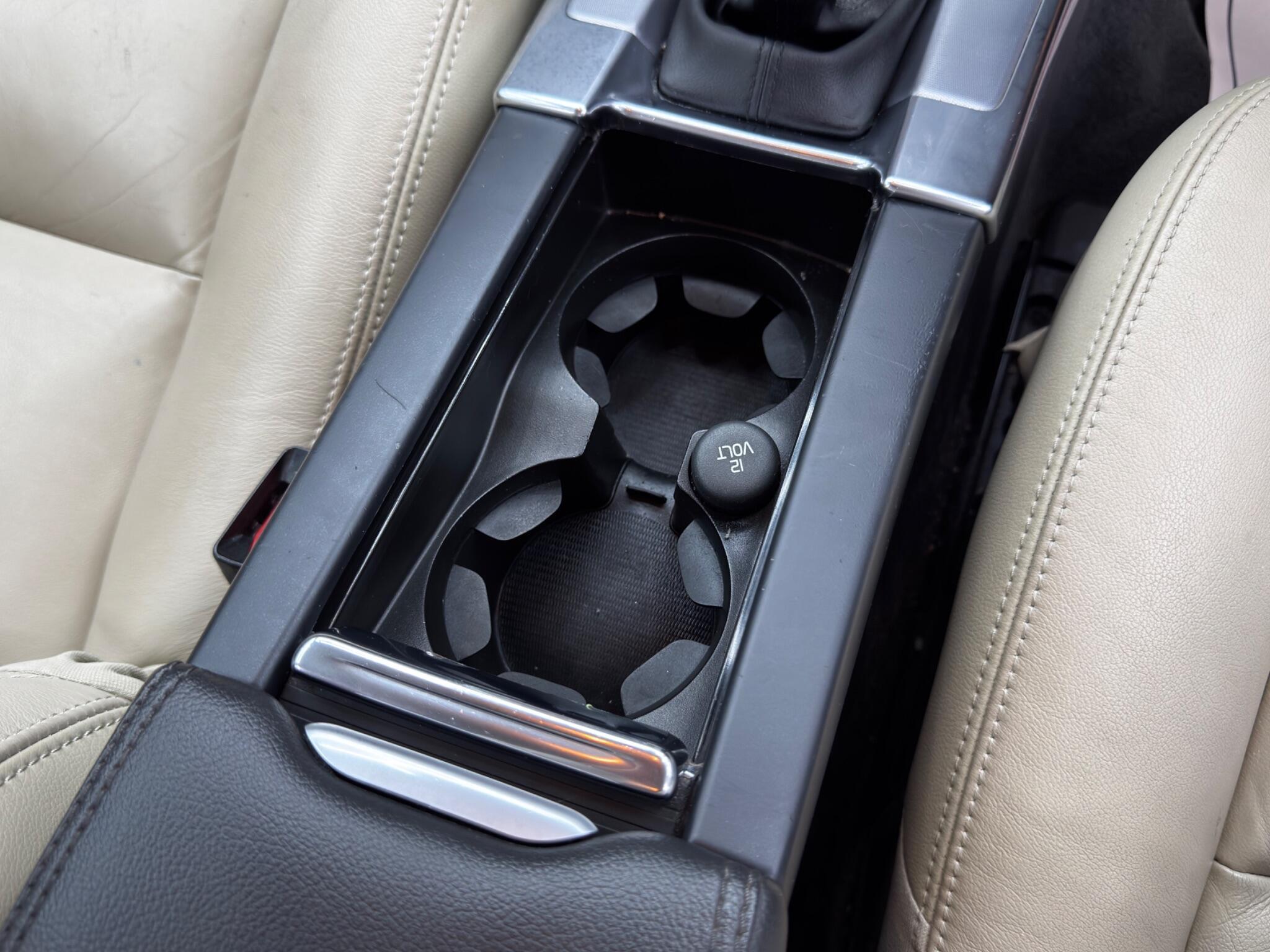 Volvo XC60 - Image 25