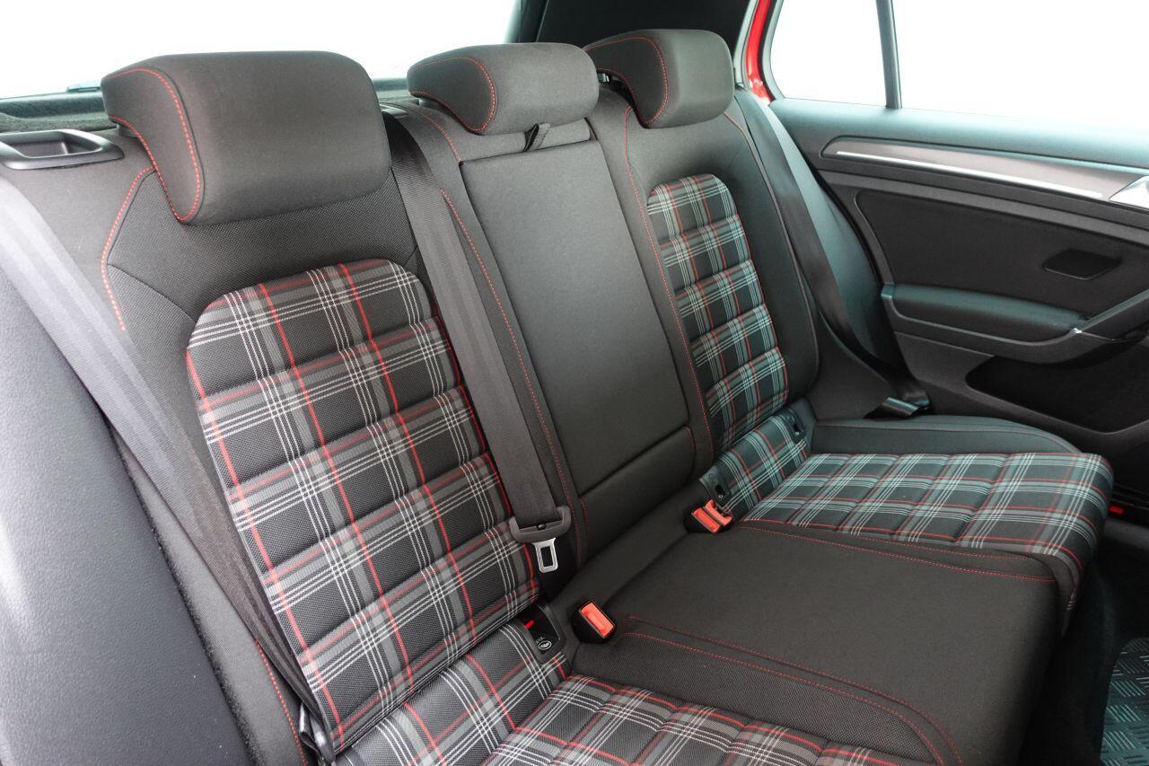 Volkswagen Golf - Image 20