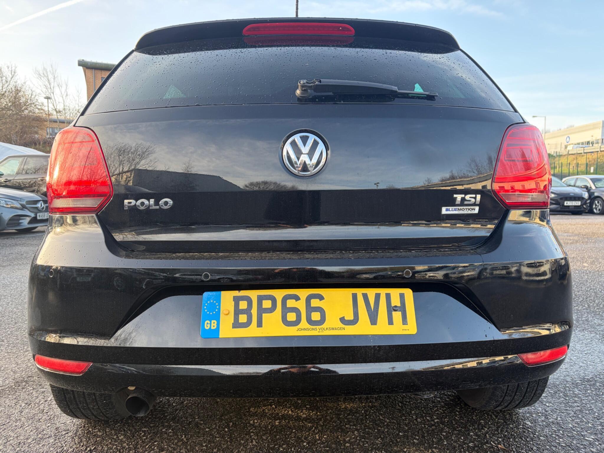 Volkswagen Polo - Image 12