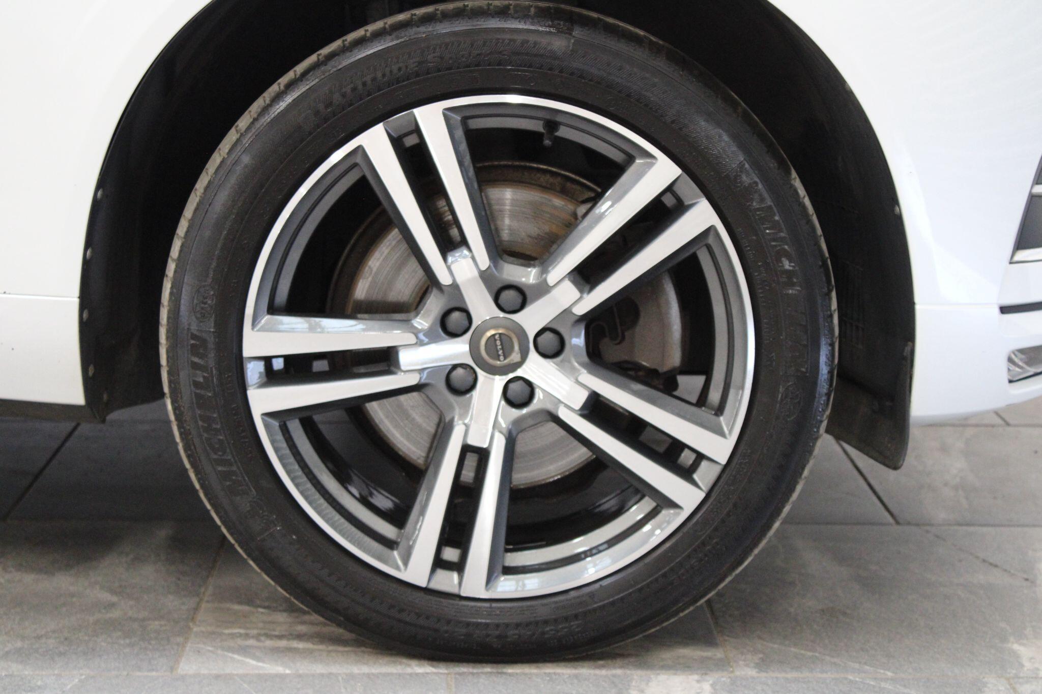 Volvo XC60 - Image 10