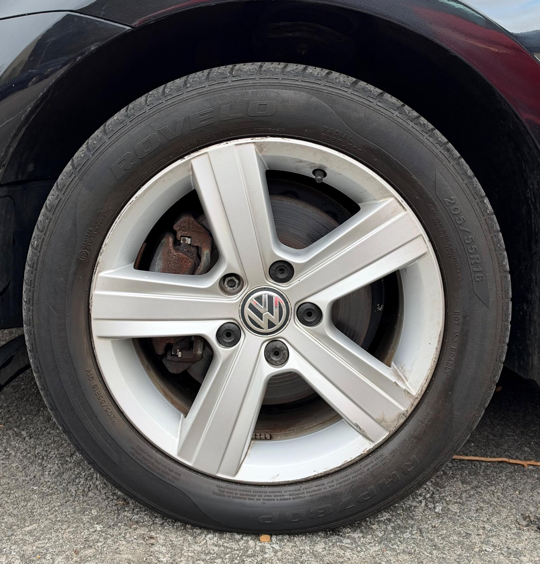 Volkswagen Golf - Image 19