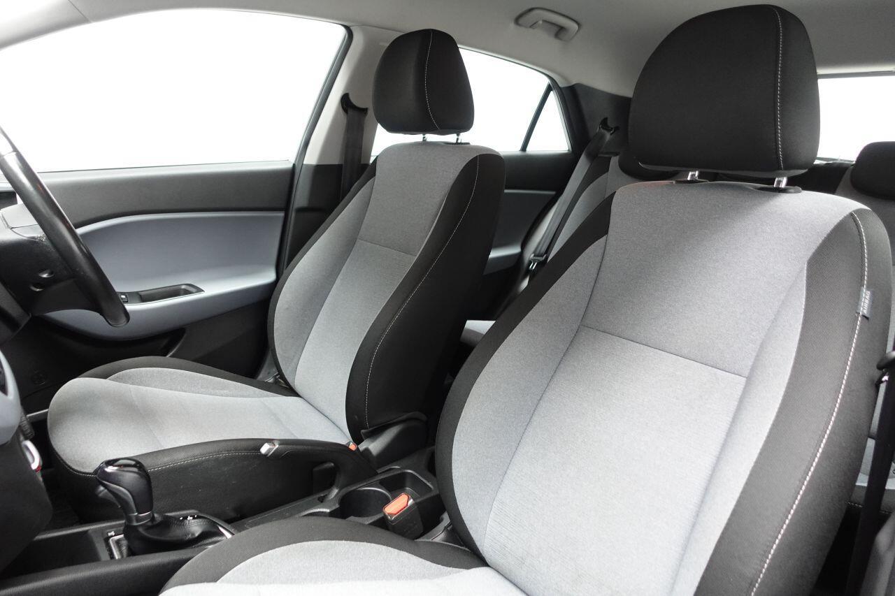 Hyundai i20 - Image 17