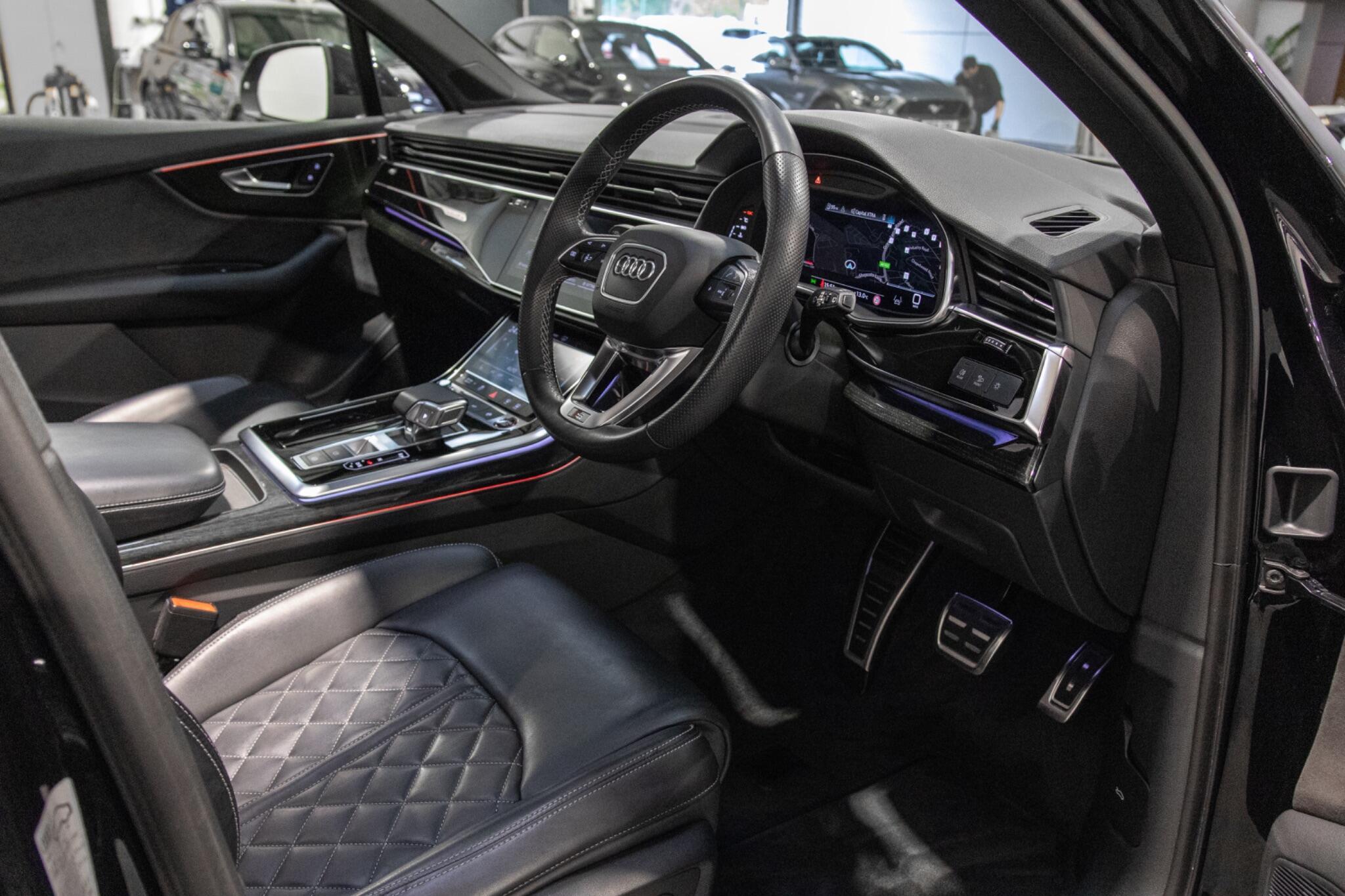 Audi SQ7 - Image 13
