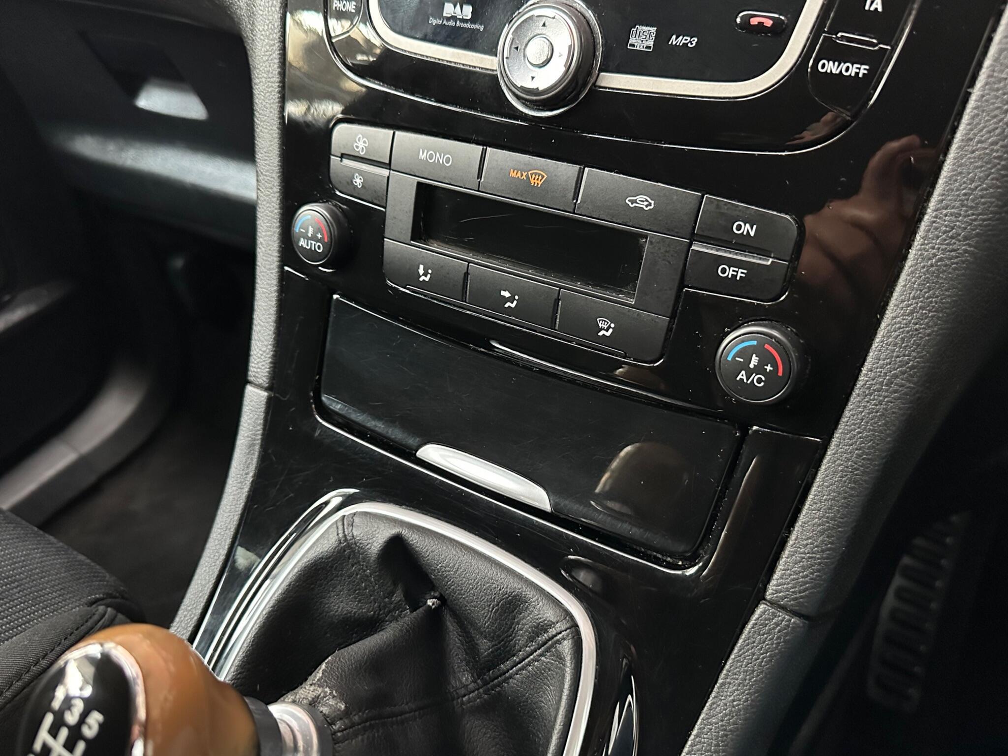 Ford S-MAX - Image 17