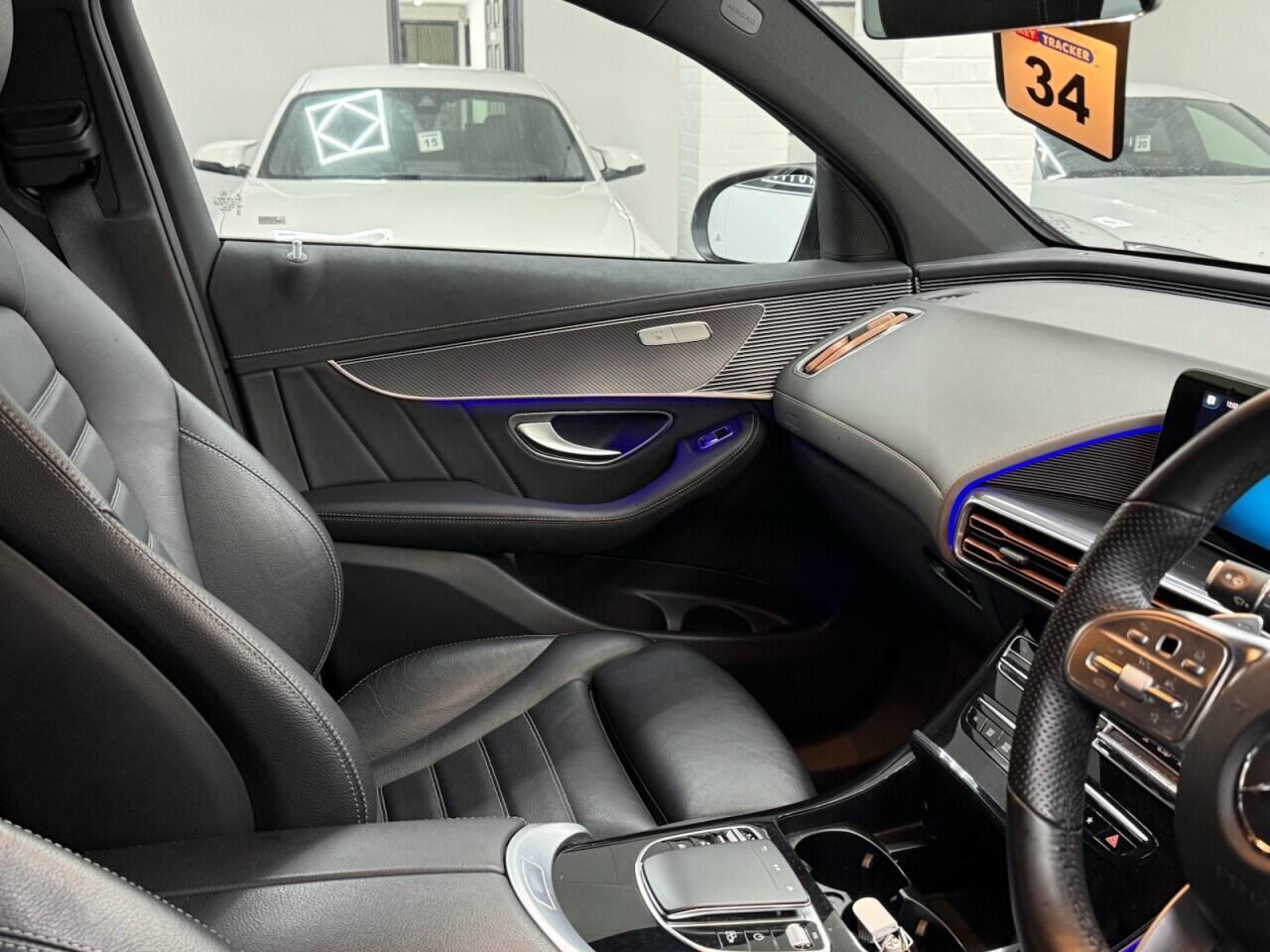 Mercedes Eqc - Image 18