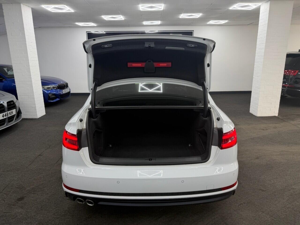Audi A4 - Image 20