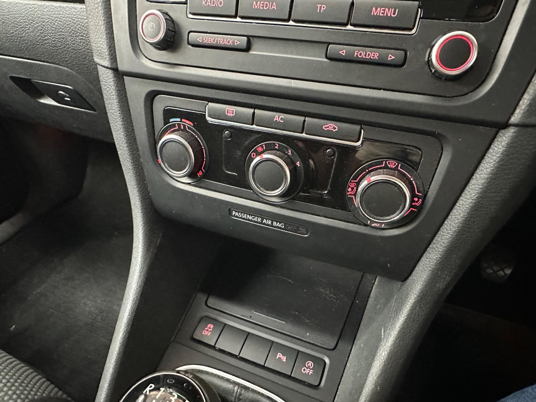 Volkswagen Golf - Image 14