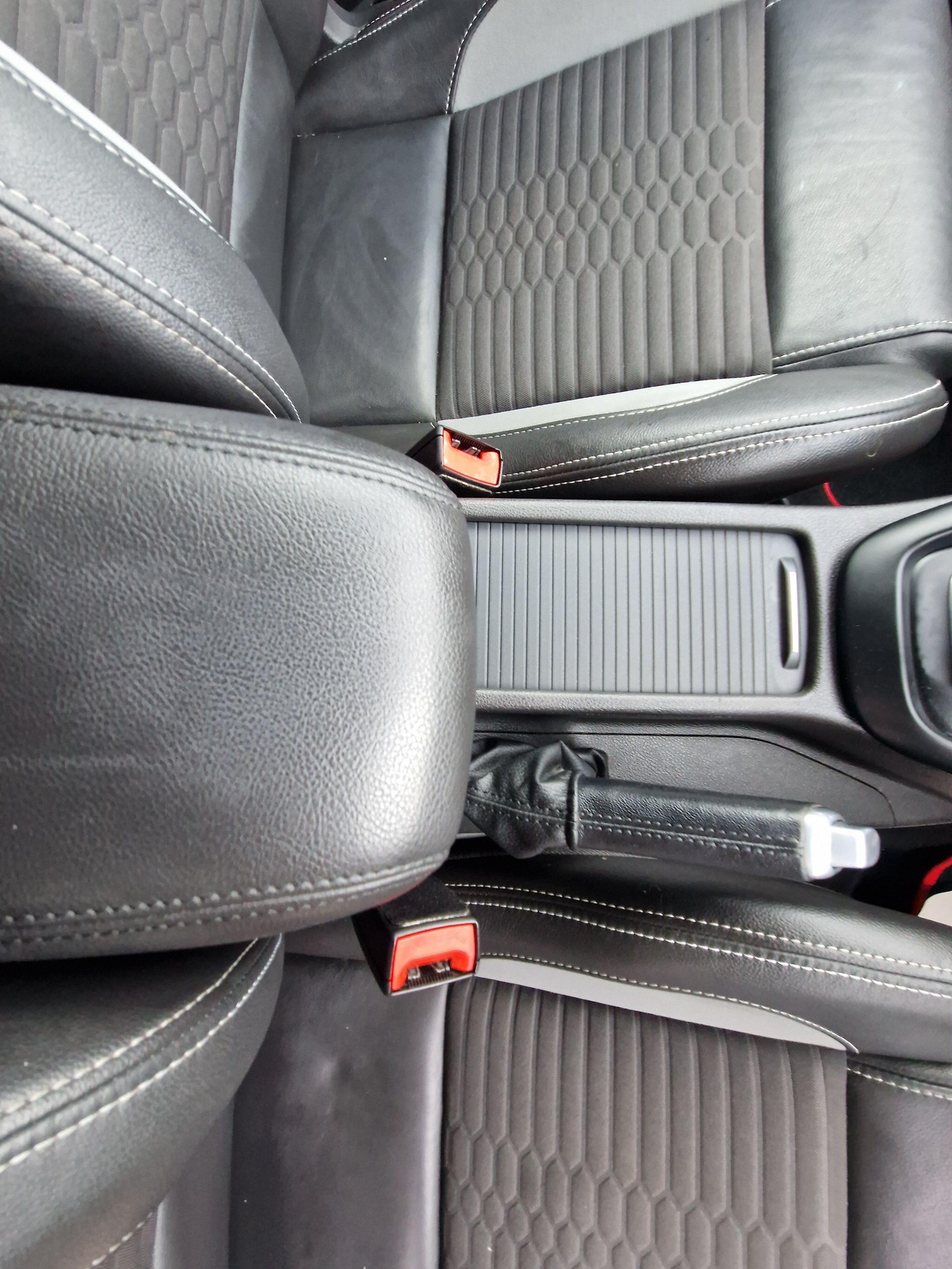 Ford Focus - Image 29