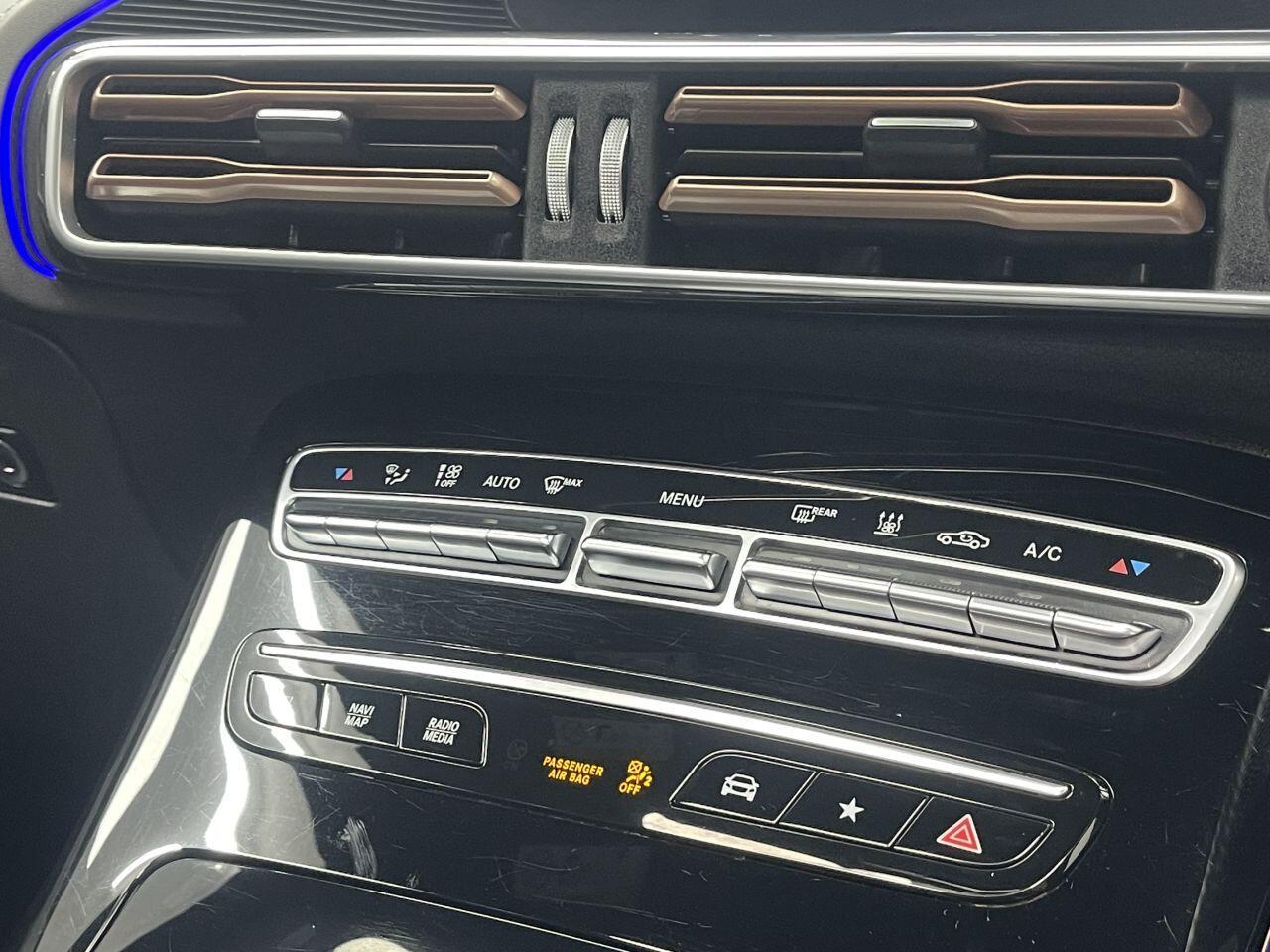 Mercedes Eqc - Image 46