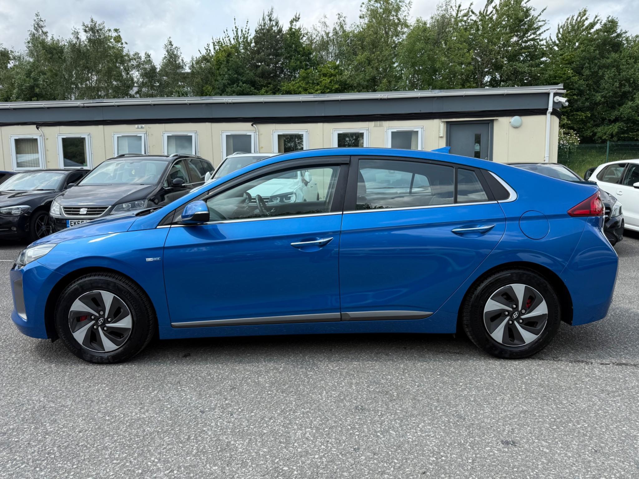 Hyundai Ioniq - Image 11