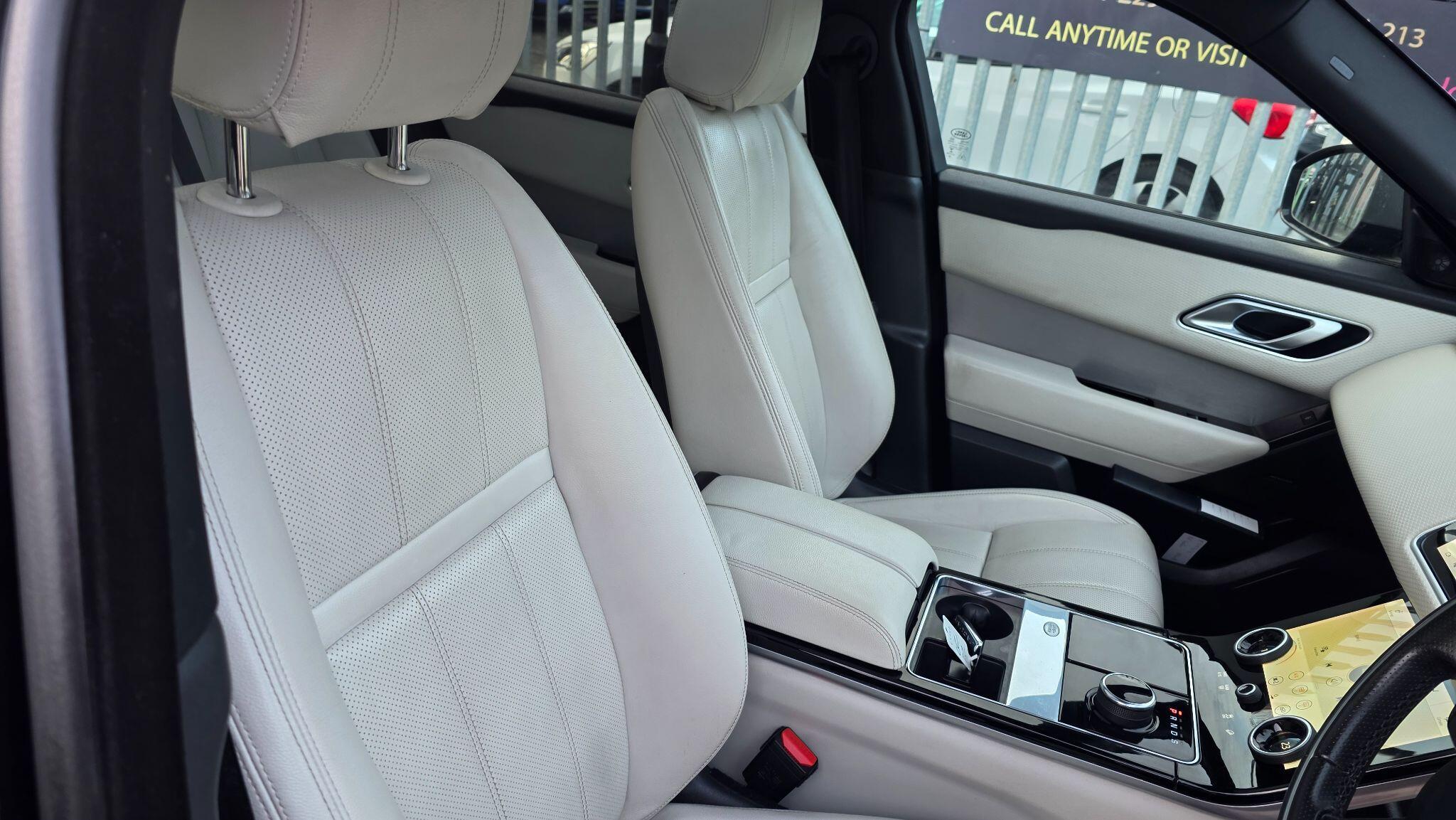 Land Rover Range Rover Velar - Image 42