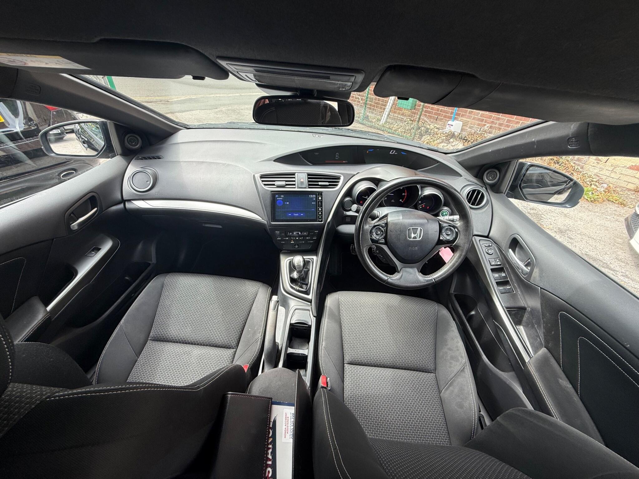 Honda Civic - Image 17
