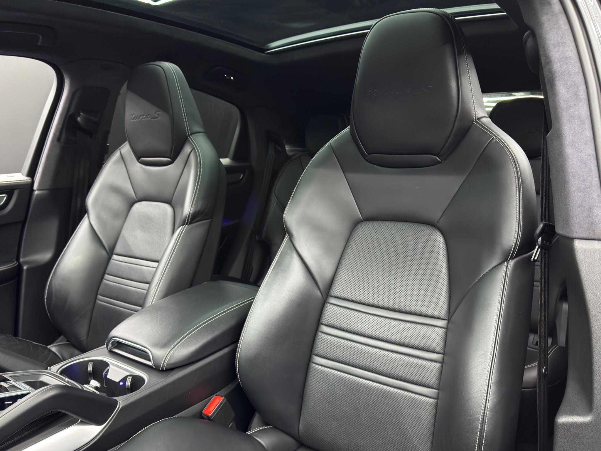 Porsche Cayenne - Image 14