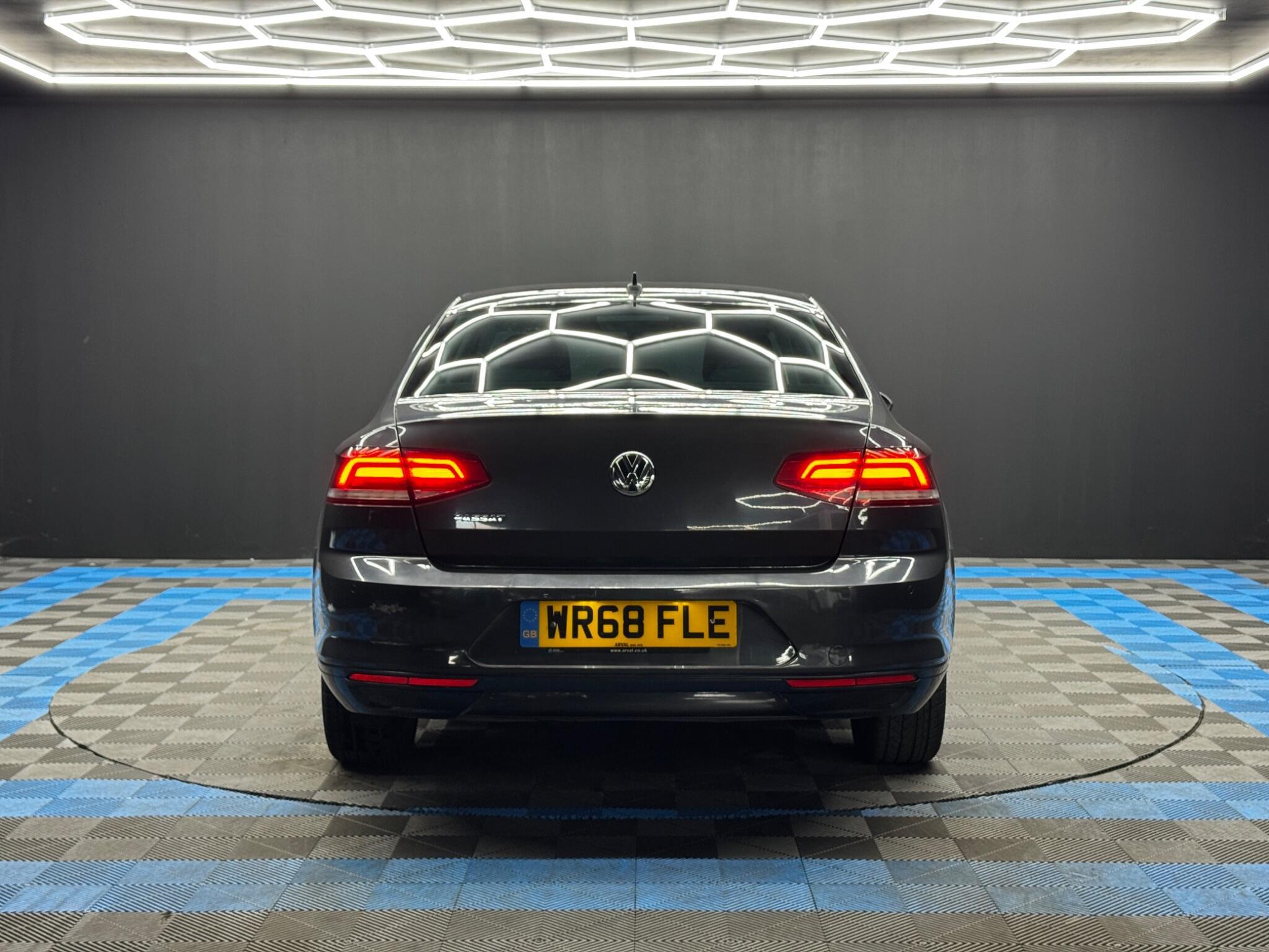 Volkswagen Passat - Image 6