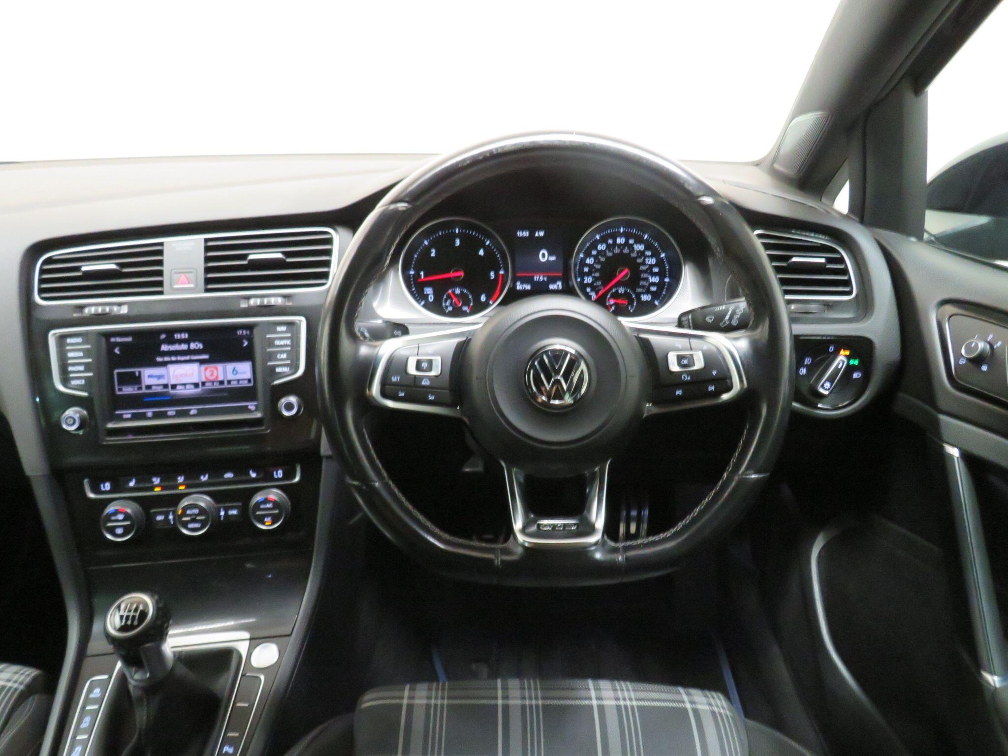 Volkswagen Golf - Image 14