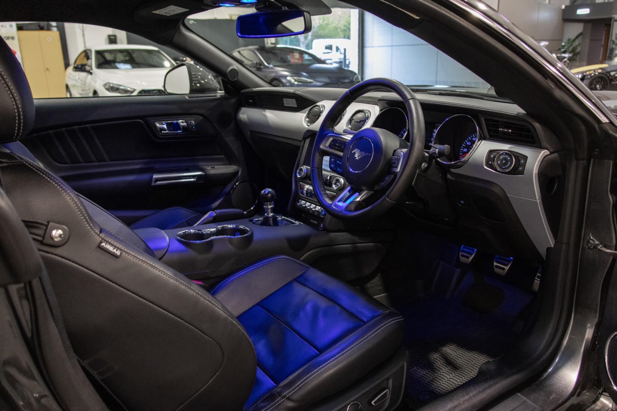 Ford Mustang - Image 13