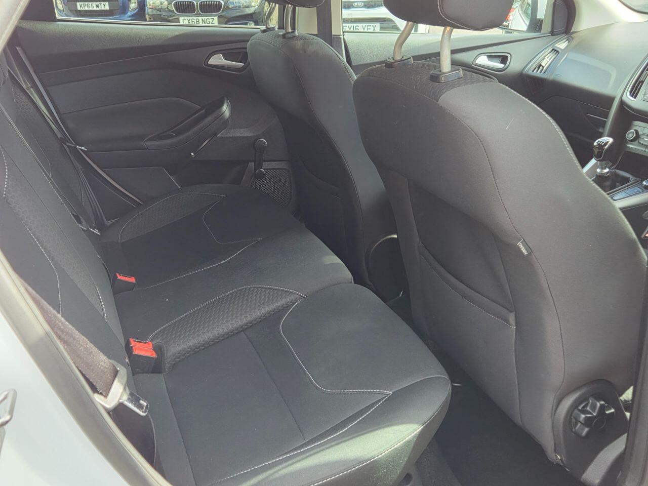 Ford Focus - Image 20