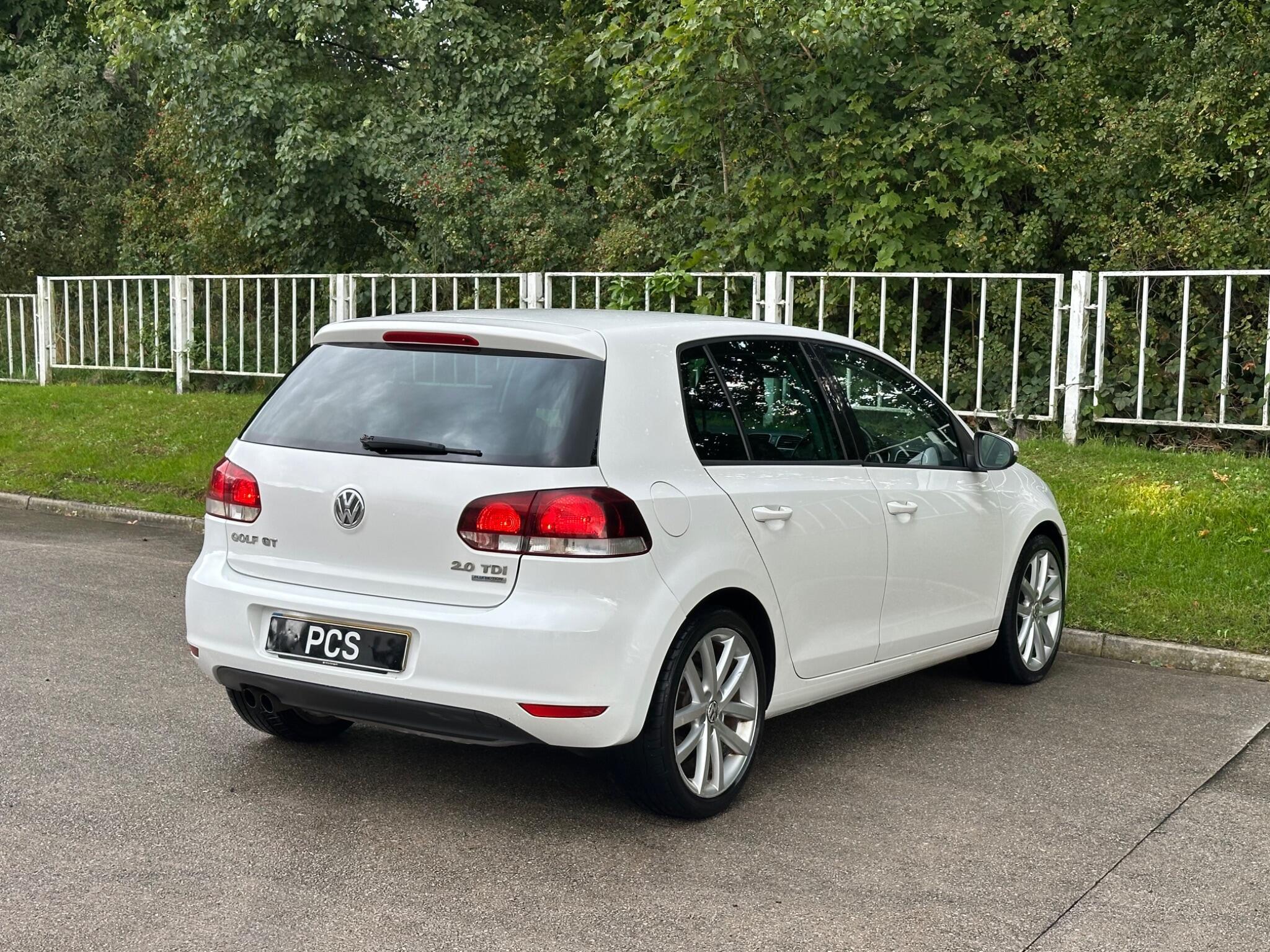 Volkswagen Golf - Image 11