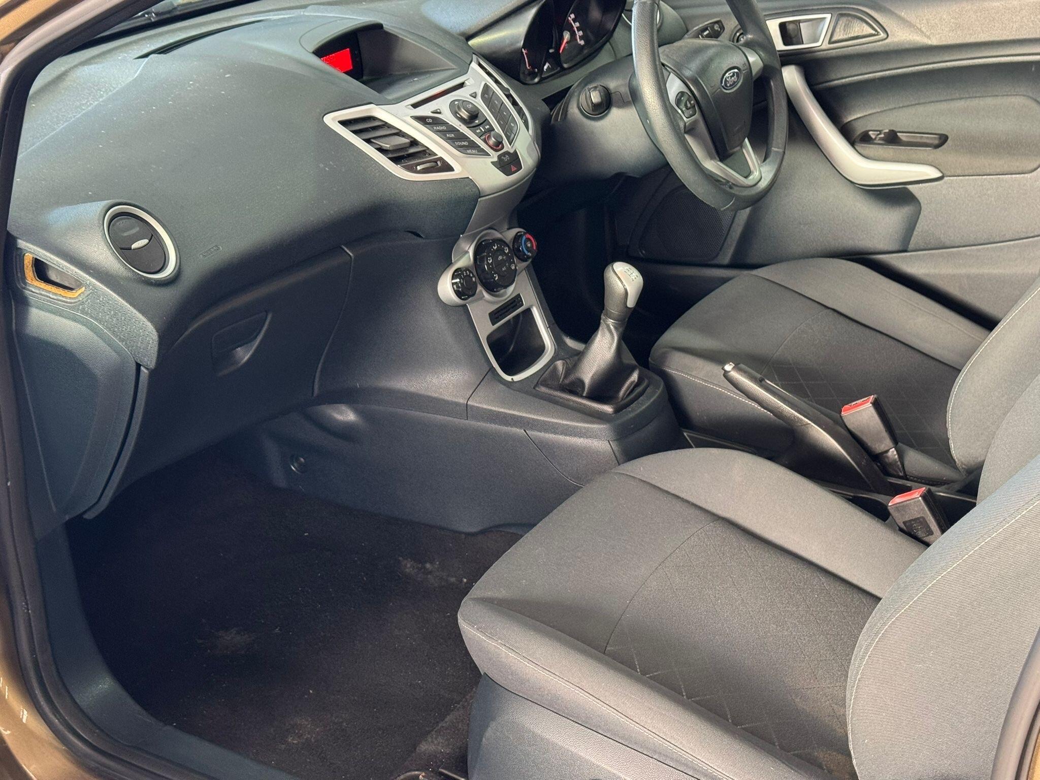 Ford Fiesta - Image 12
