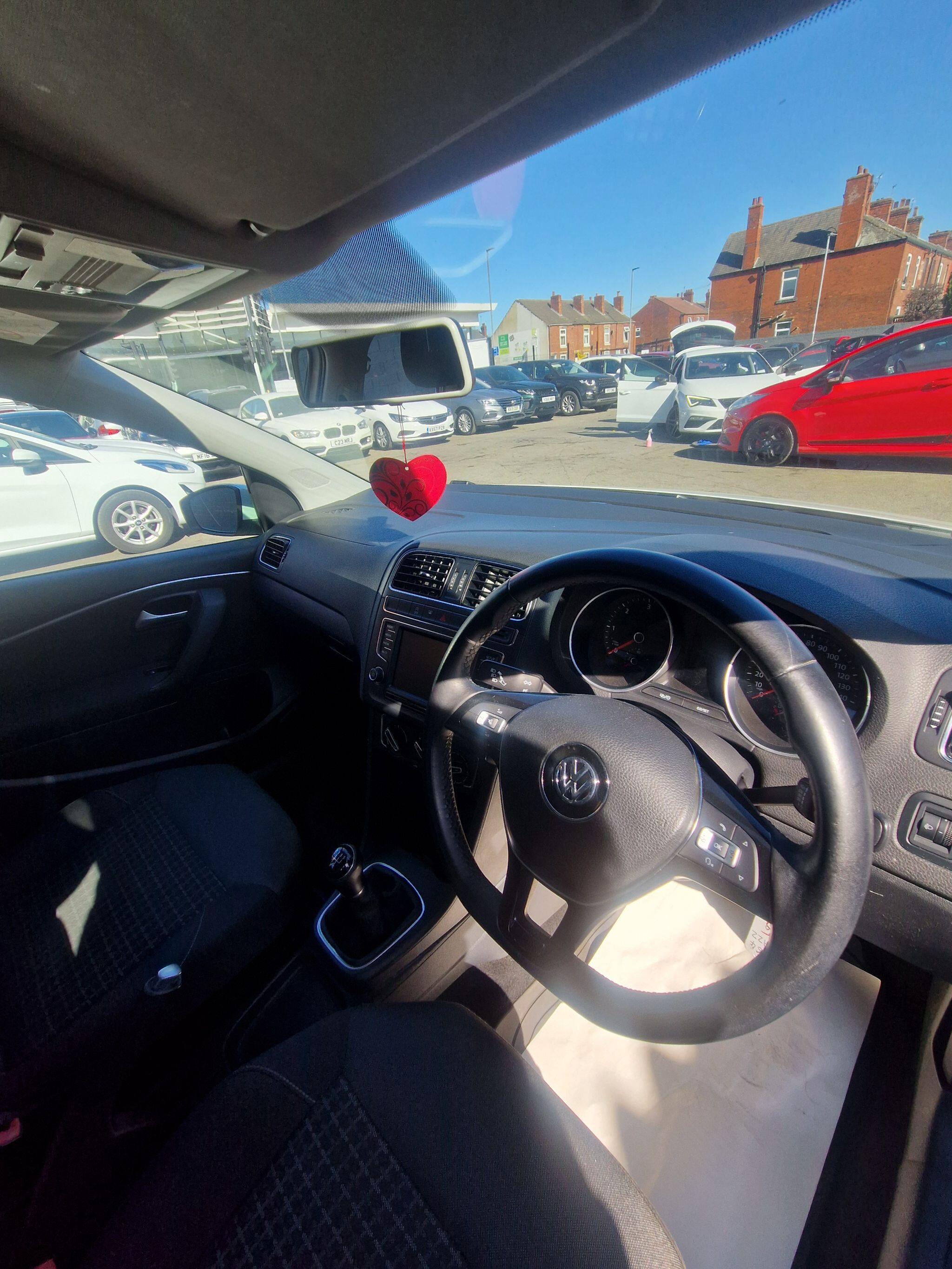 Volkswagen Polo - Image 25