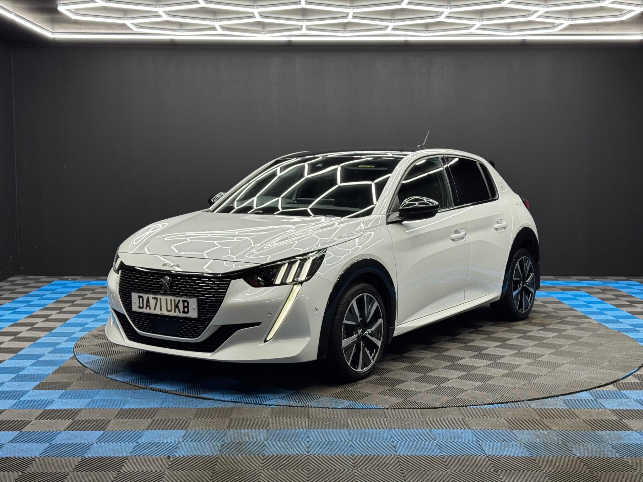 Peugeot 208 - Image 3