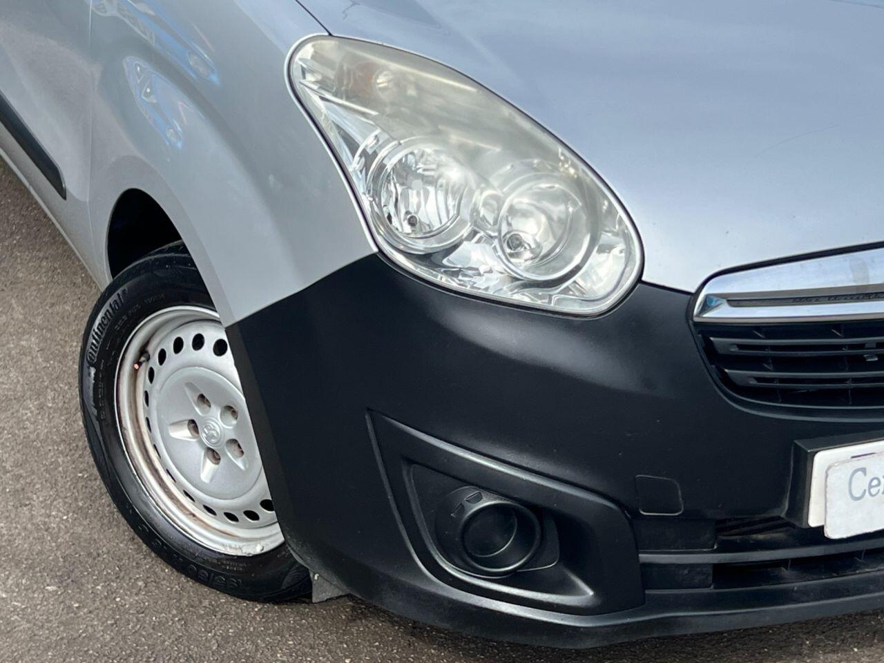 Vauxhall Combo - Image 7