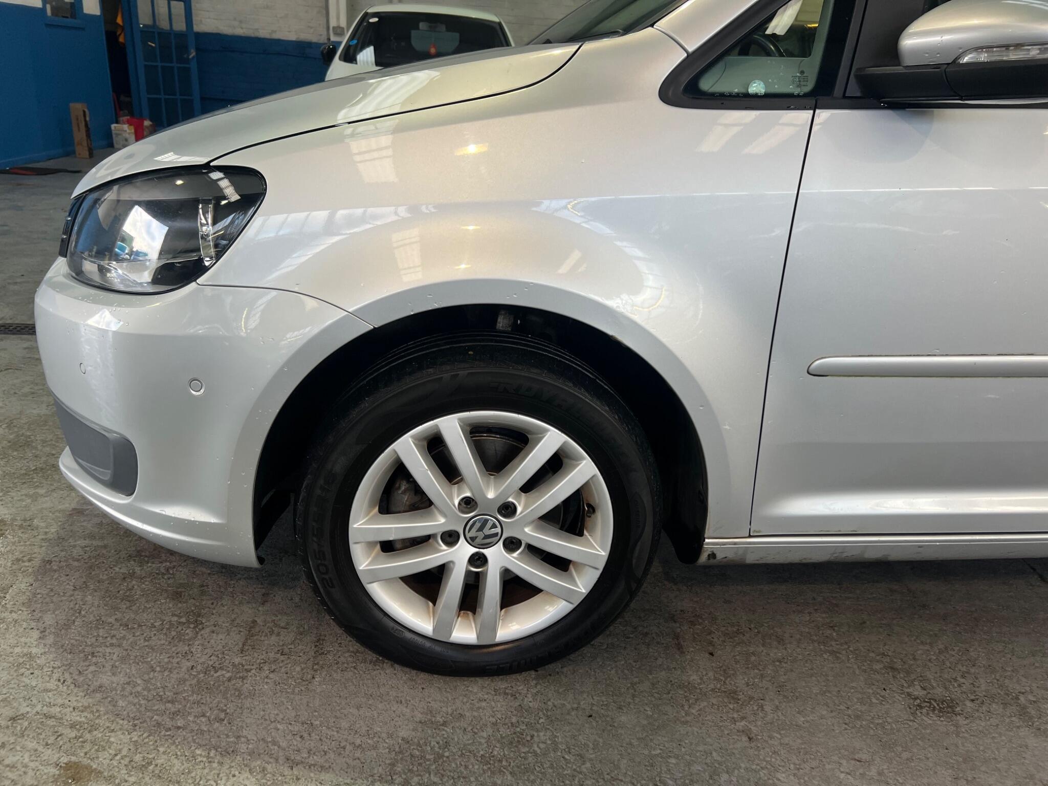 Volkswagen Touran - Image 22