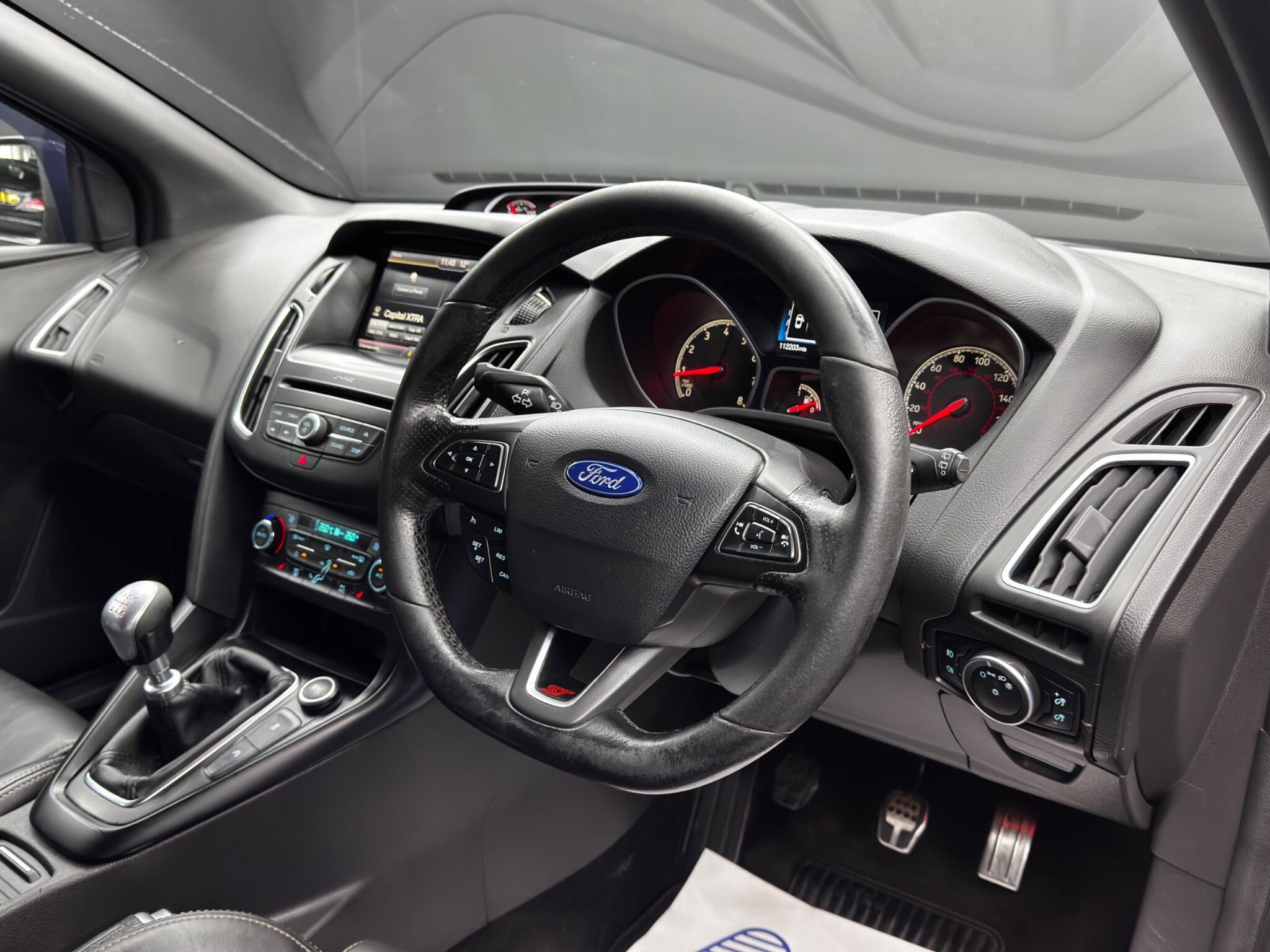 Ford Focus - Image 9