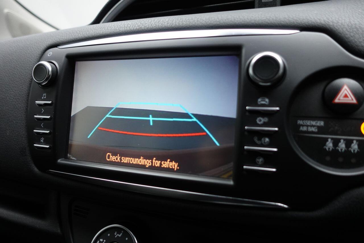 Toyota Yaris - Image 2