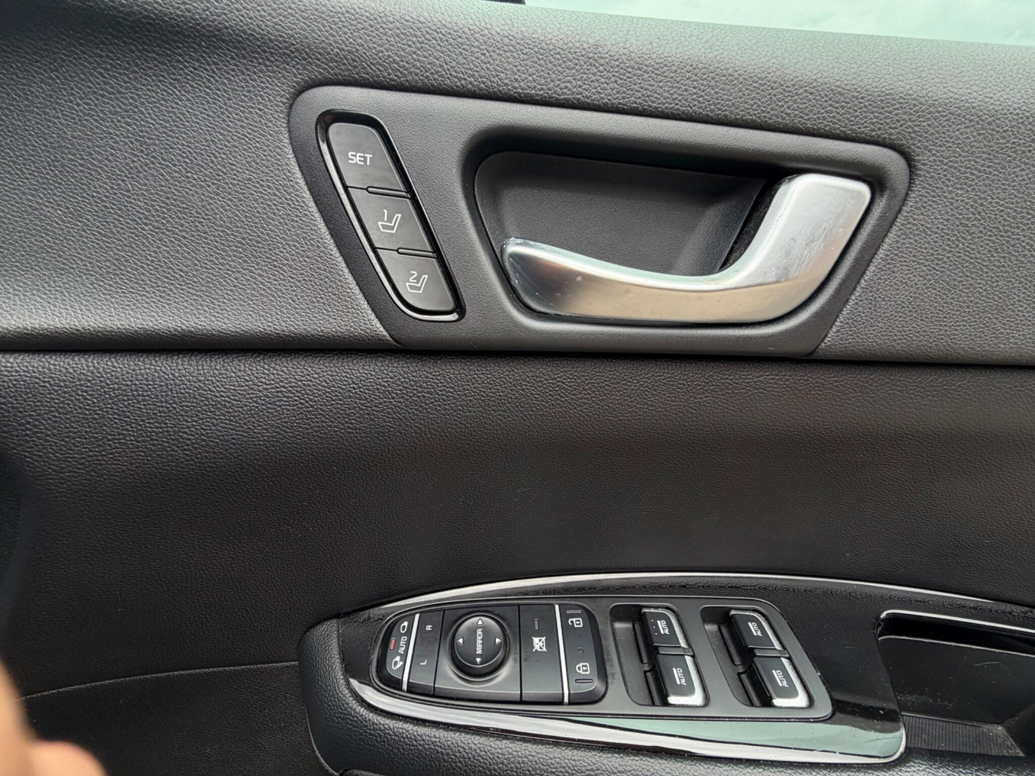 Kia Optima - Image 21