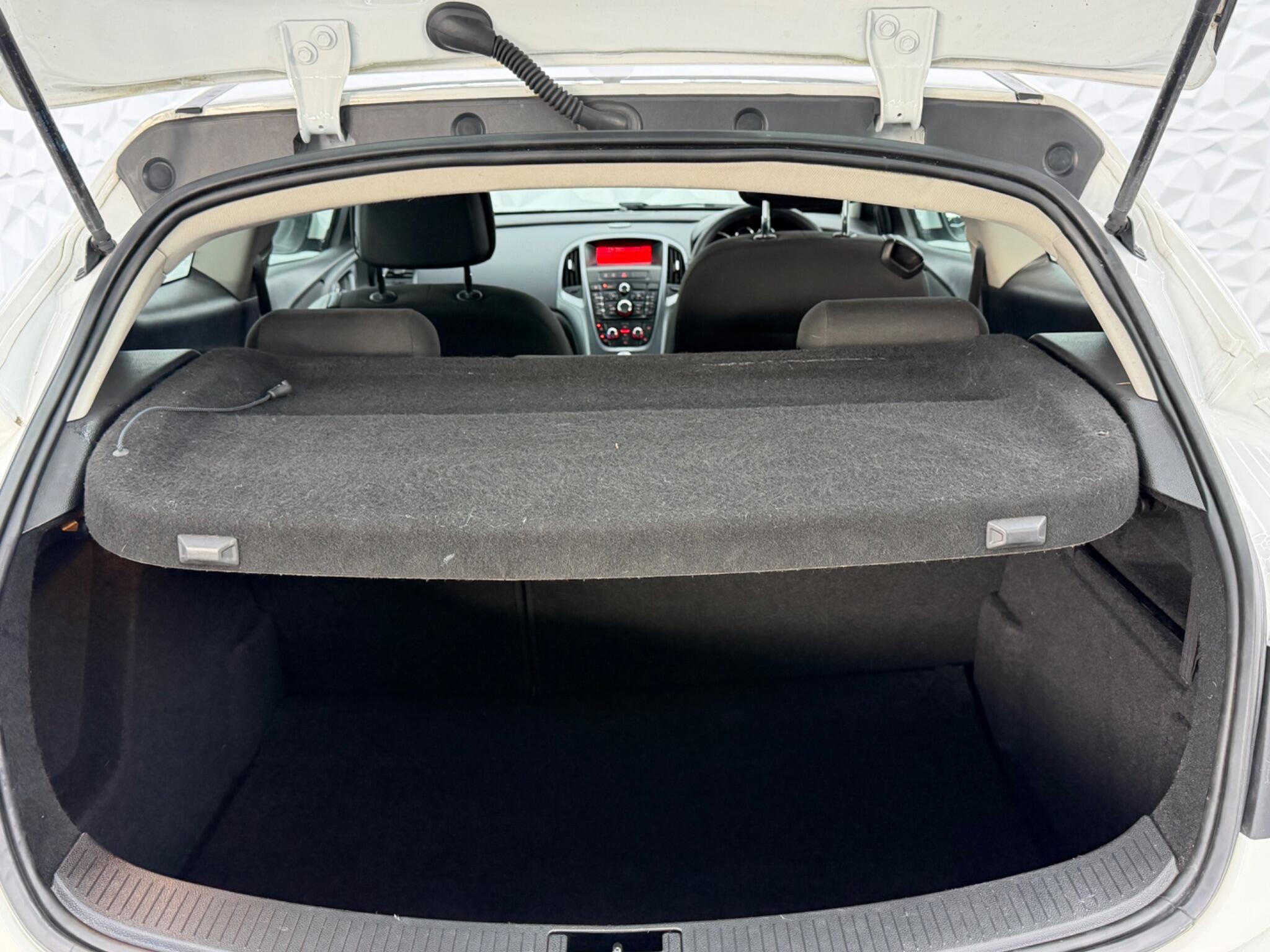 Vauxhall Astra GTC - Image 13