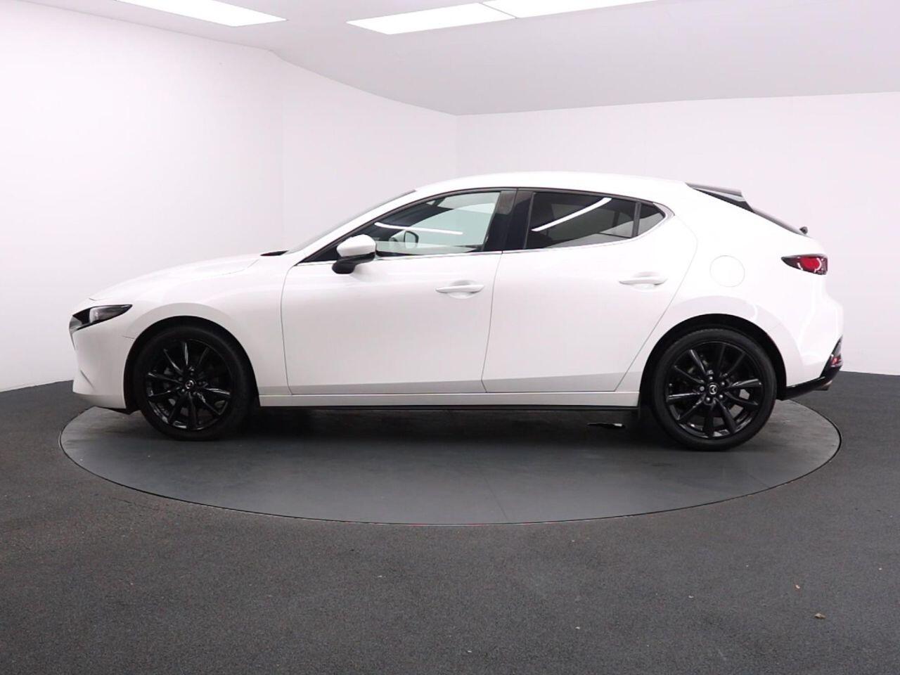 Mazda MAZDA3 - Image 8