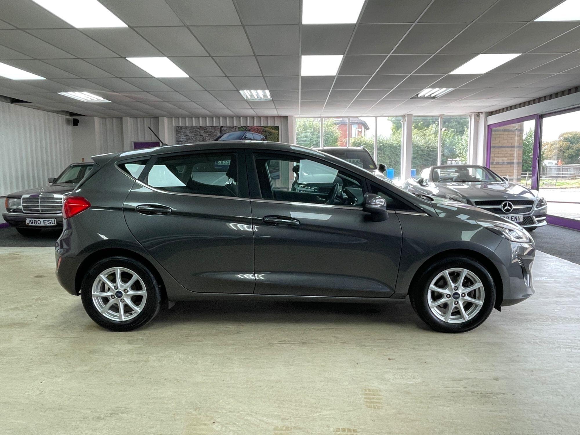 Ford Fiesta - Image 10