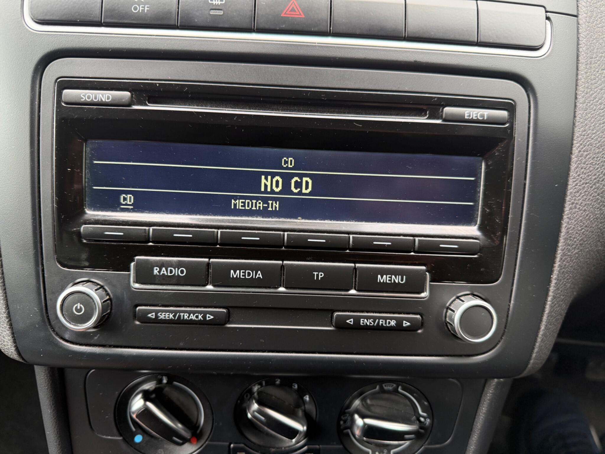 Volkswagen Polo - Image 11
