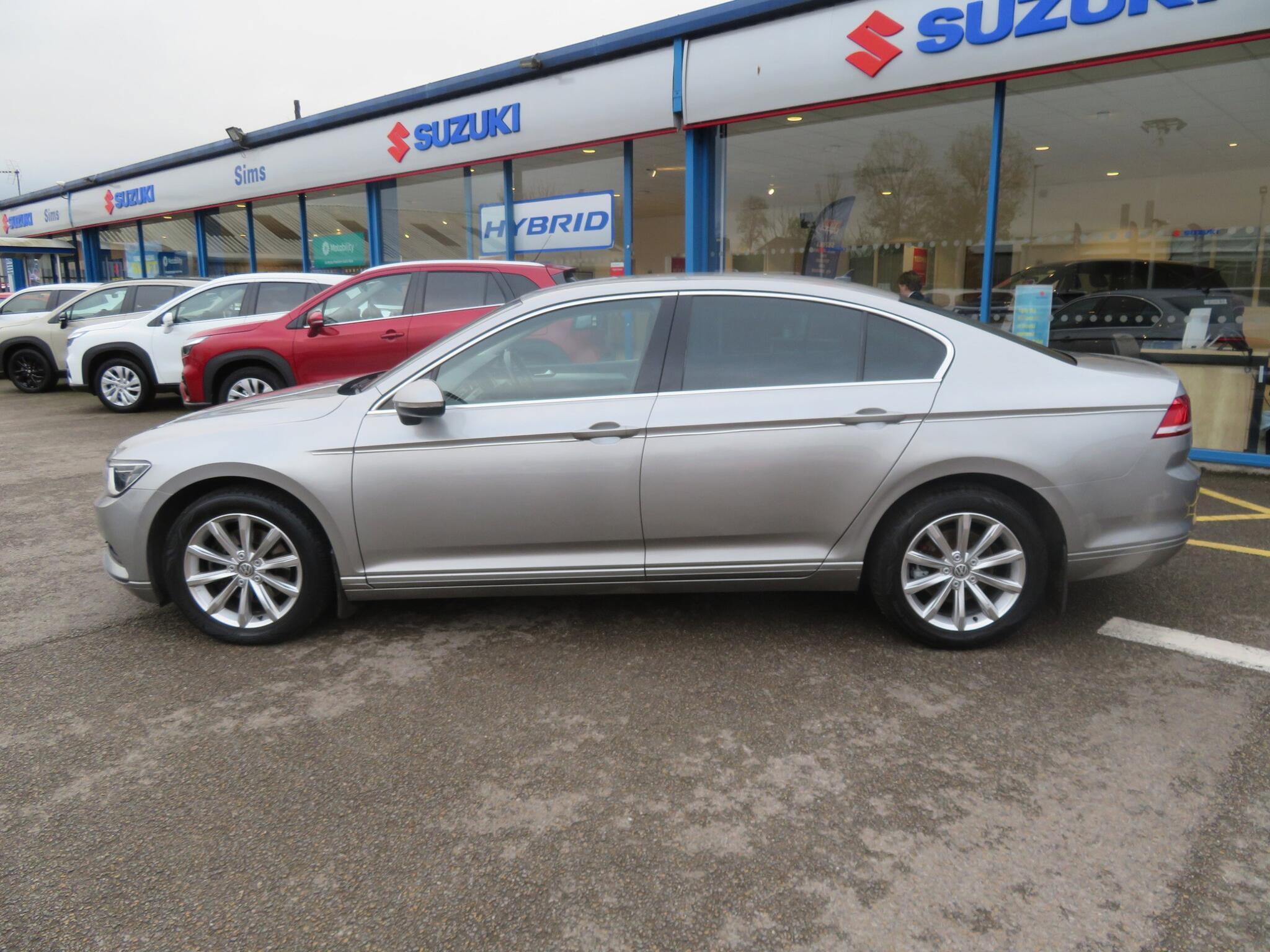 Volkswagen Passat - Image 6