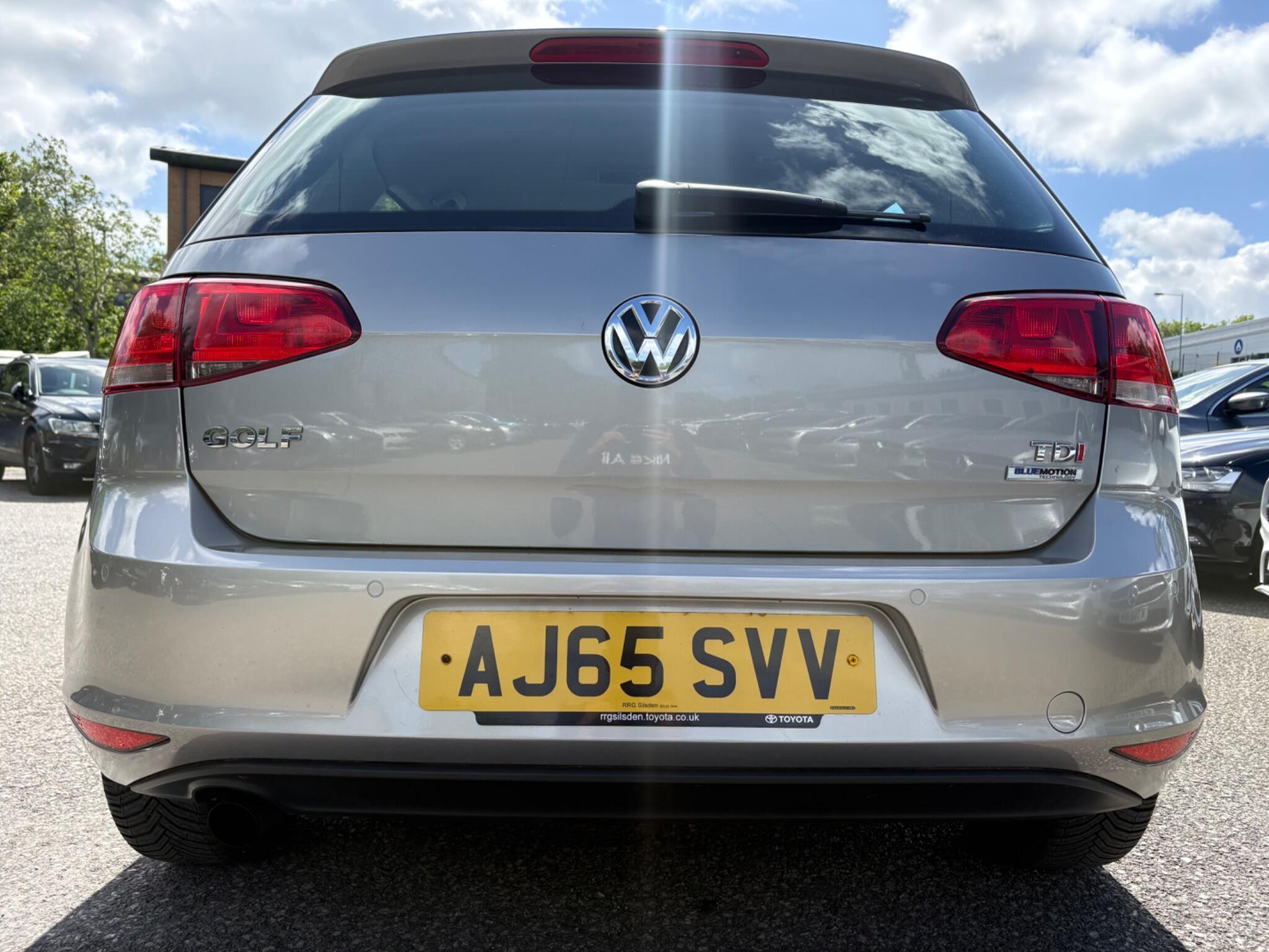 Volkswagen Golf - Image 17