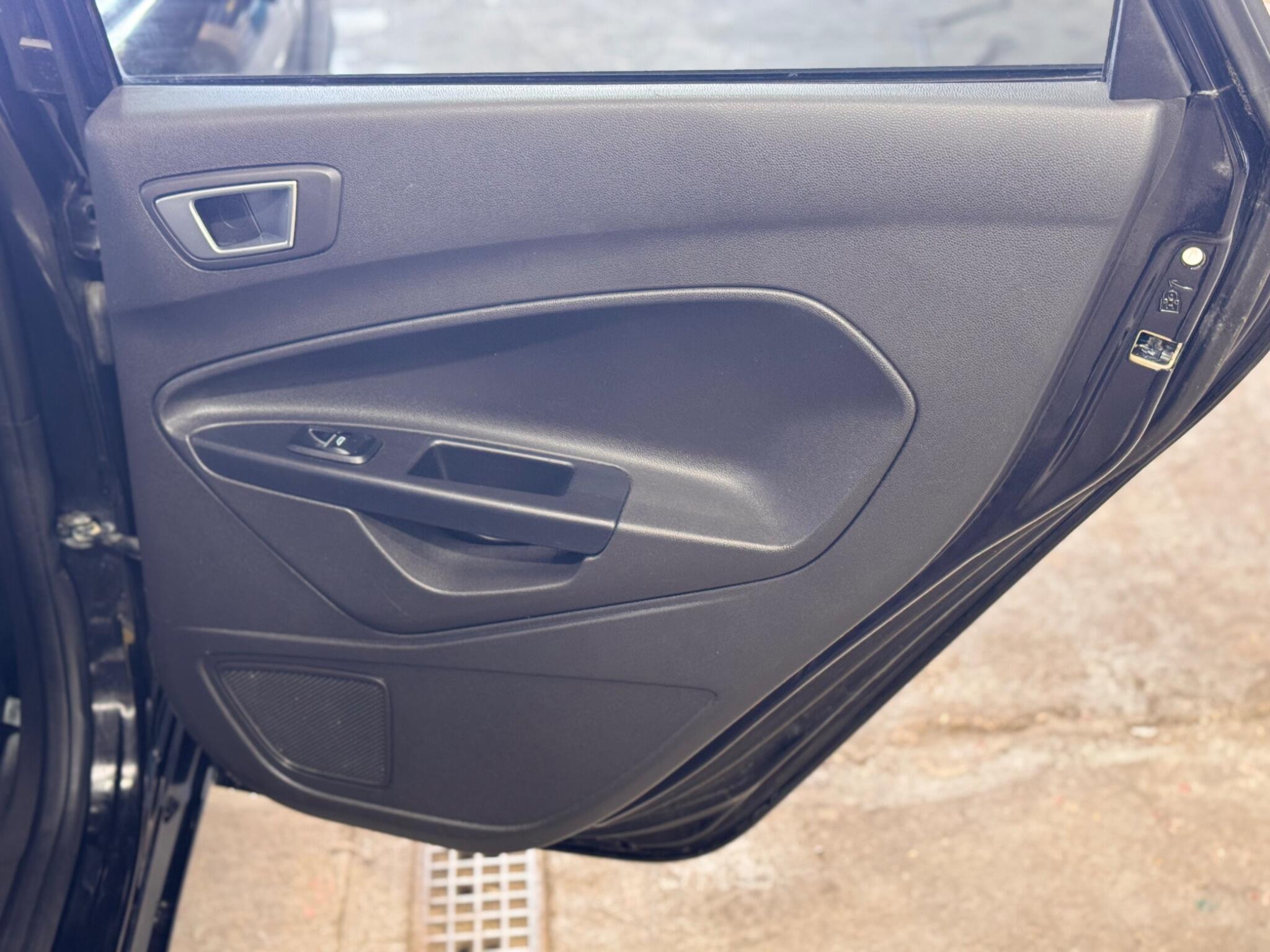 Ford Fiesta - Image 38