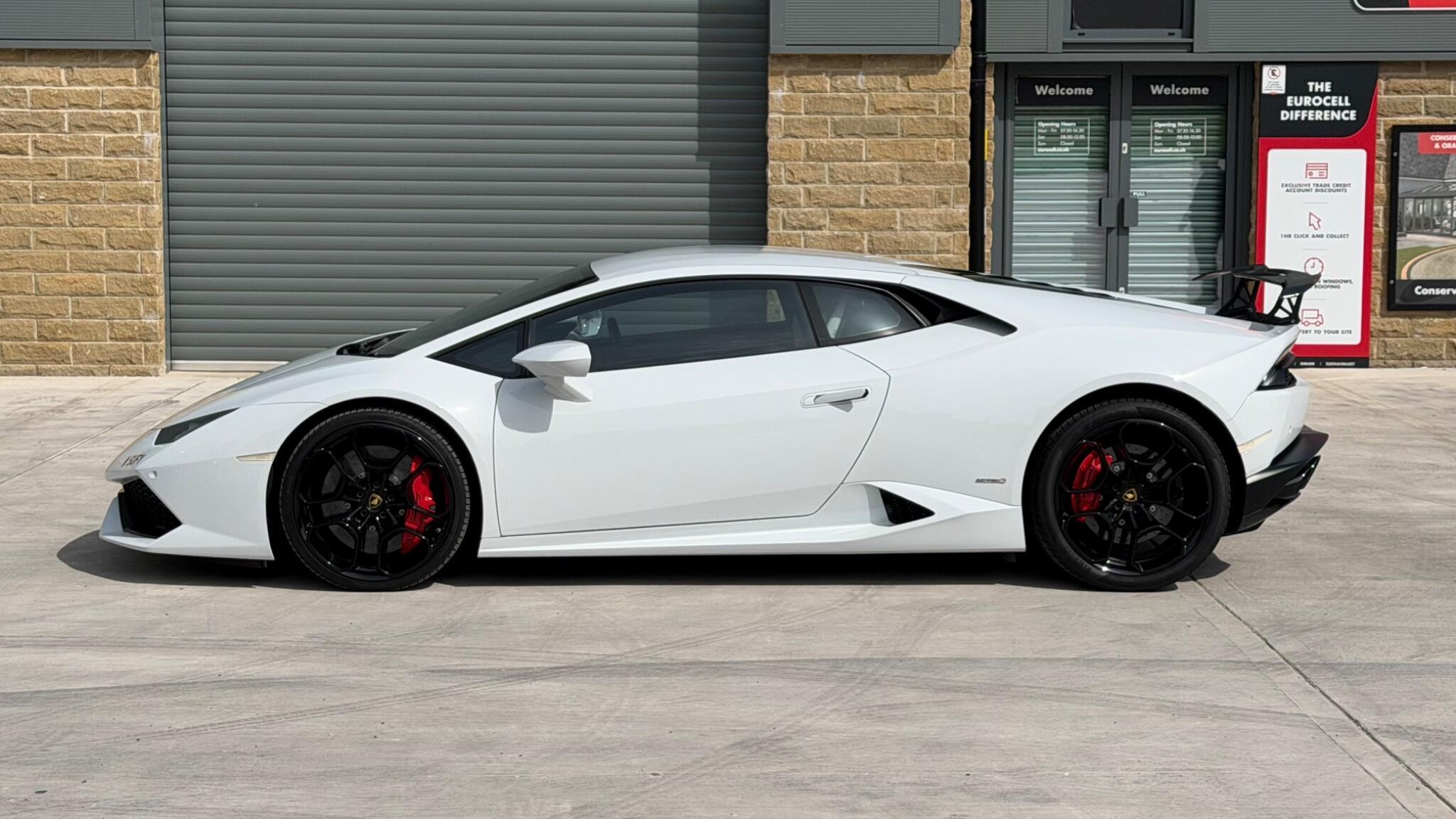 Lamborghini Huracan - Image 2