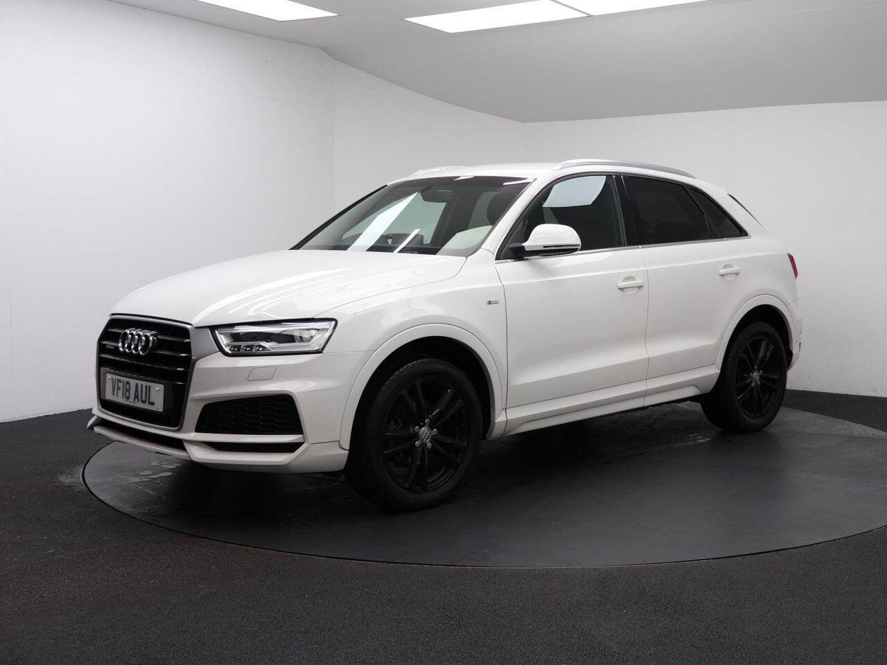 Audi Q3 - Image 6