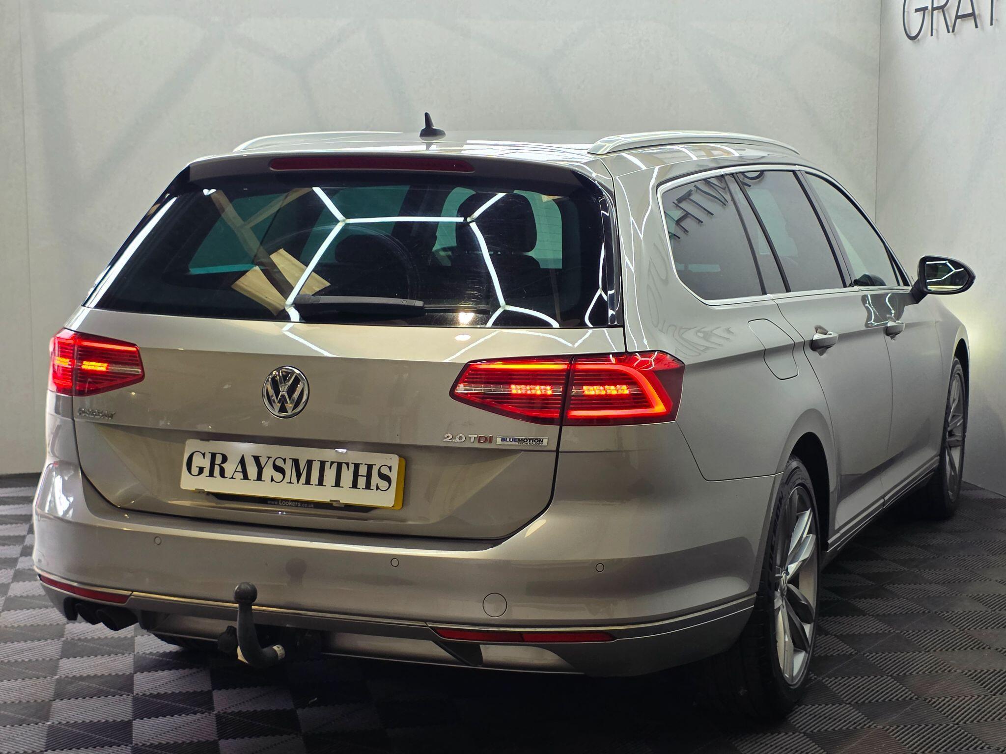 Volkswagen Passat - Image 9