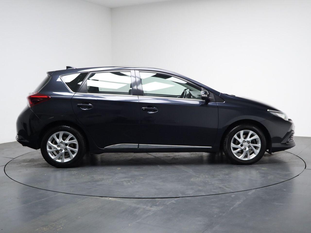Toyota Auris - Image 14