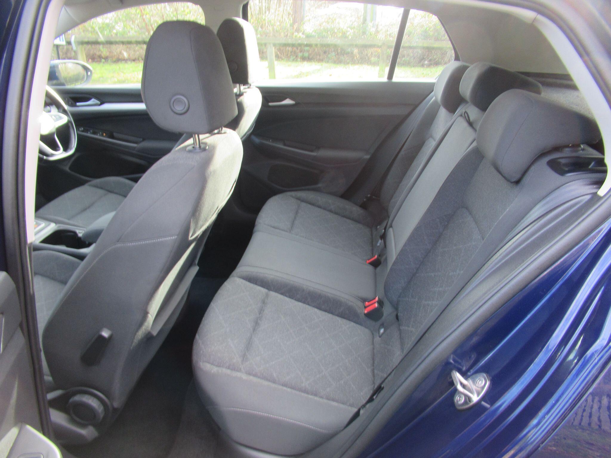 Volkswagen Golf - Image 11