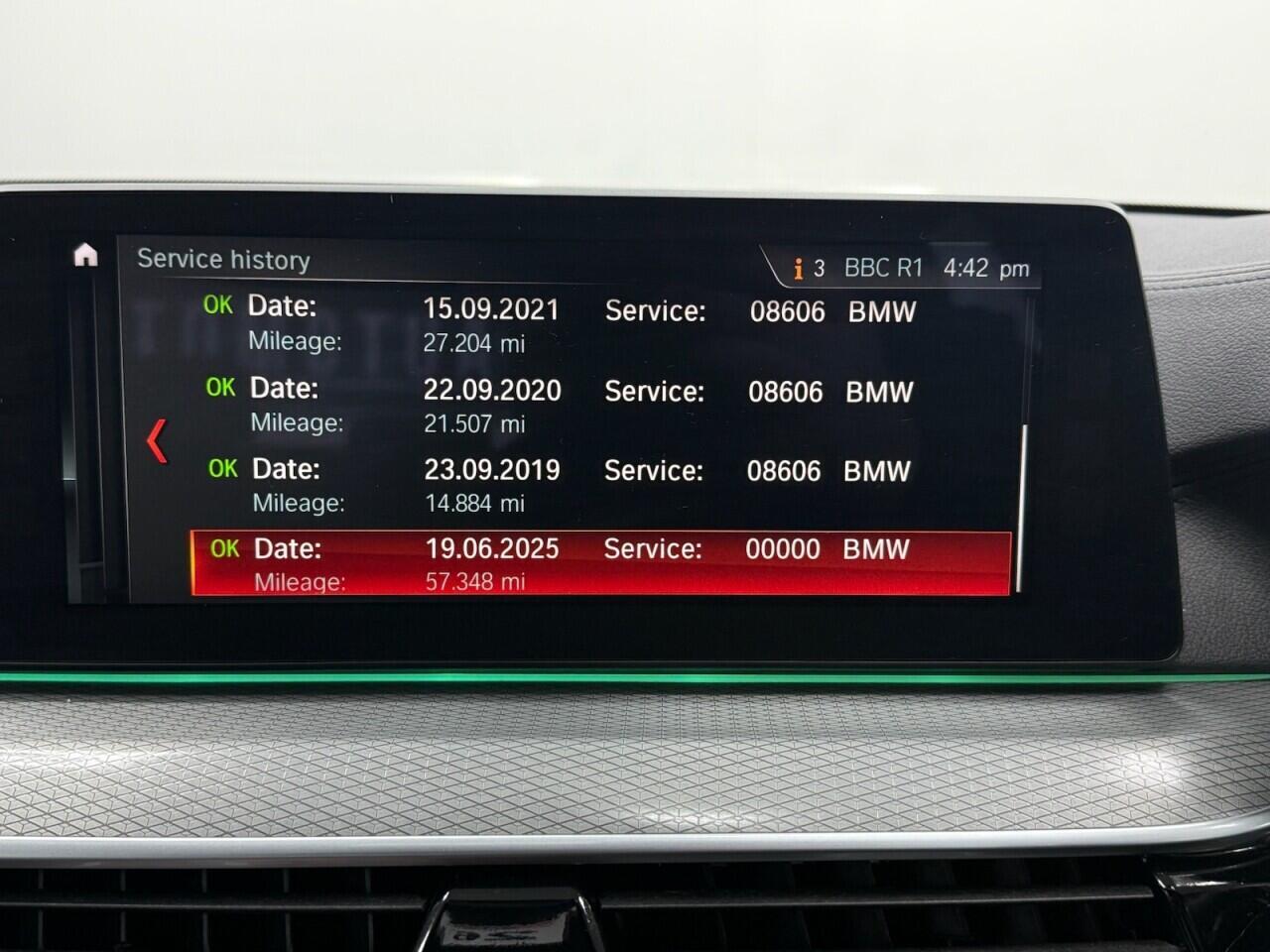 BMW 5 Series - Image 27