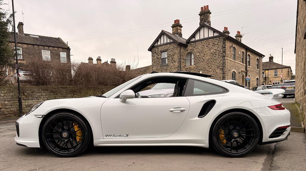 Porsche 911 - Image 20