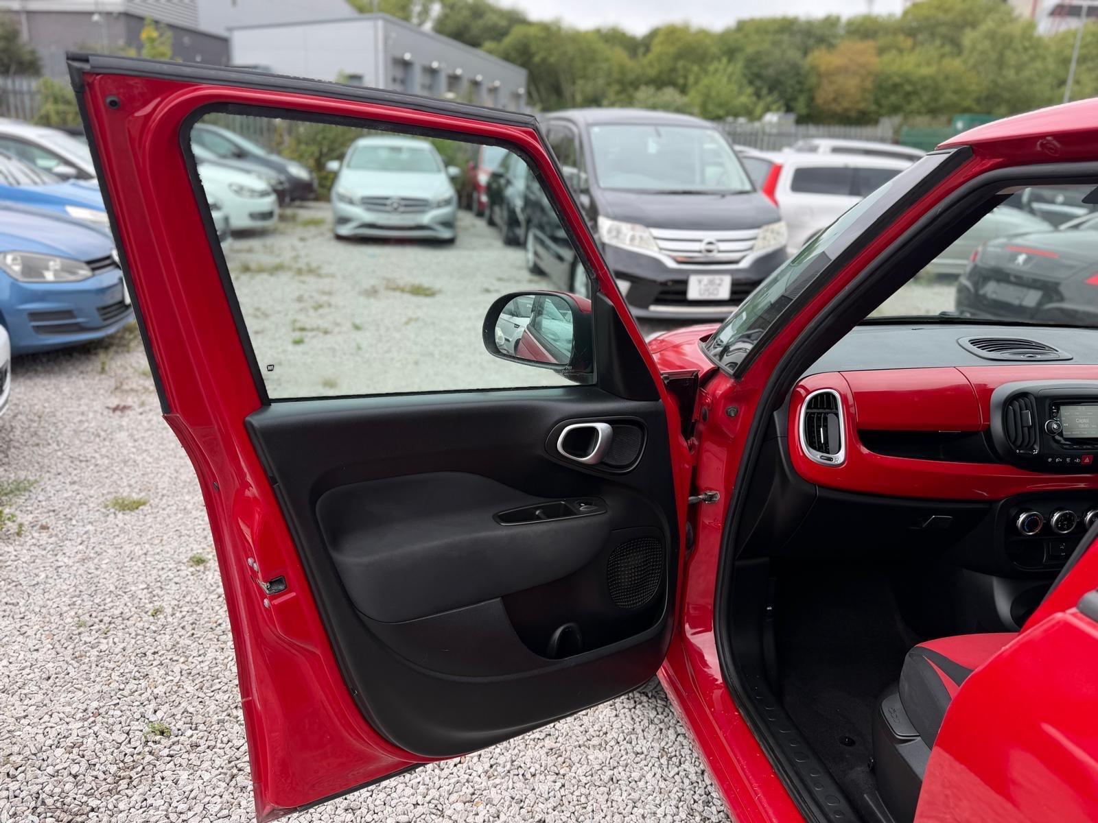 Fiat 500L - Image 17