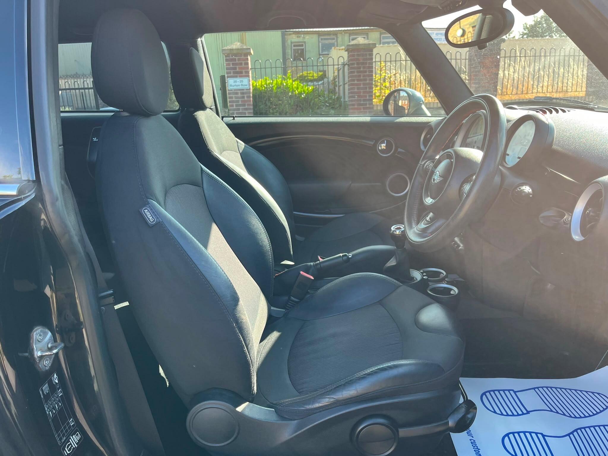 MINI Hatch - Image 11