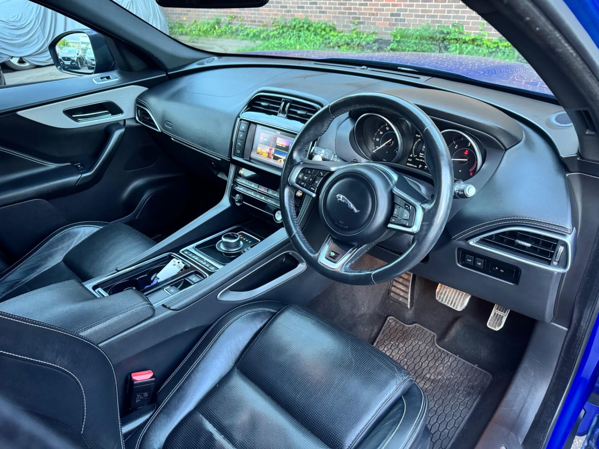 Jaguar F-Pace - Image 27